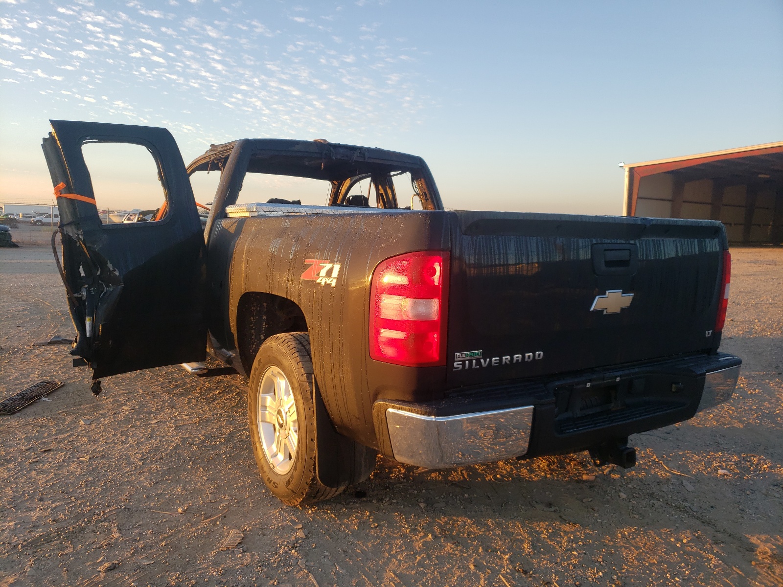 Photo 3 from auction – 2010 CHEVROLET SILVERADO with VIN 1GCSKSE35AZ111612