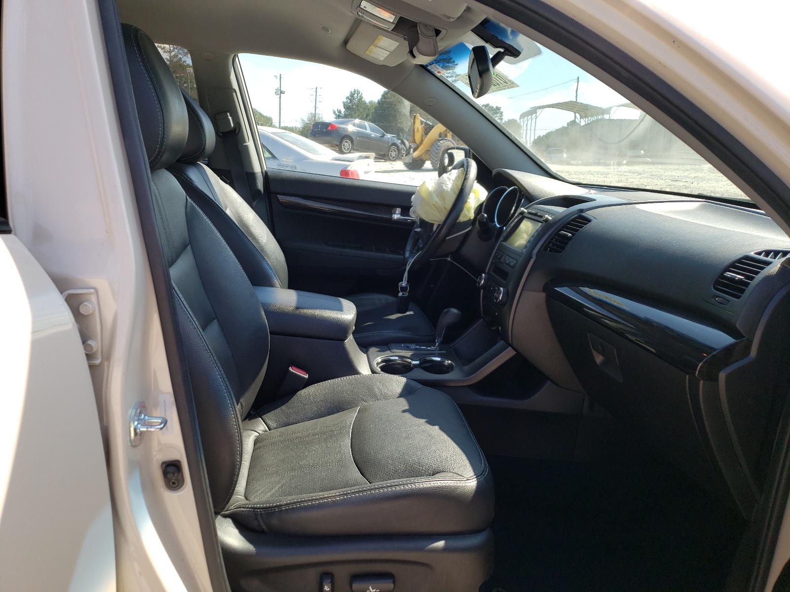 Photo 5 from auction – 2012 KIA SORENTO EX with VIN 5XYKU4A62CG227227