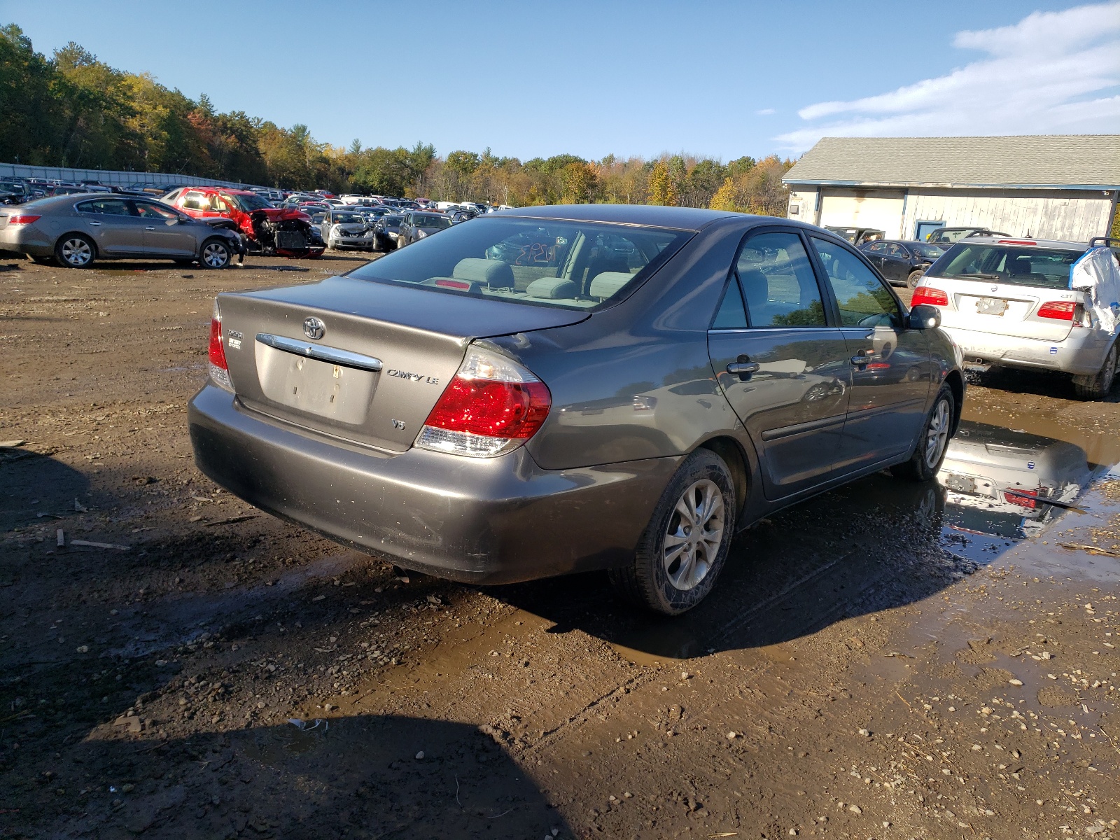 Photo 4 from auction – 2005 TOYOTA CAMRY with VIN 4T1BF32K55U600290