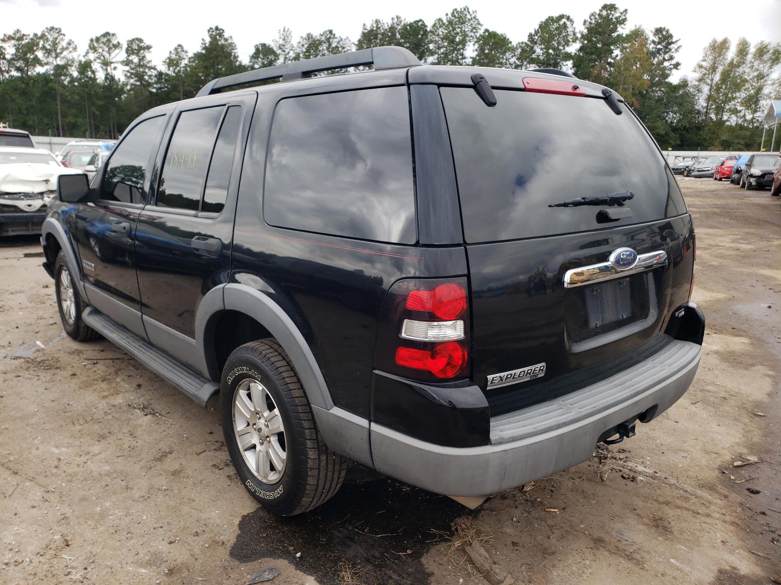 Photo 3 from auction – 2006 FORD EXPLORER X with VIN 1FMEU73E06UB24745