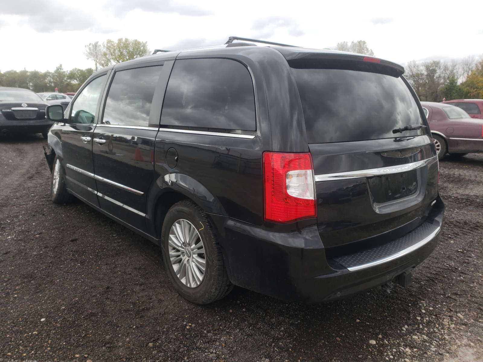 Photo 3 from auction – 2013 CHRYSLER TOWN & COU with VIN 2C4RC1GG1DR751692