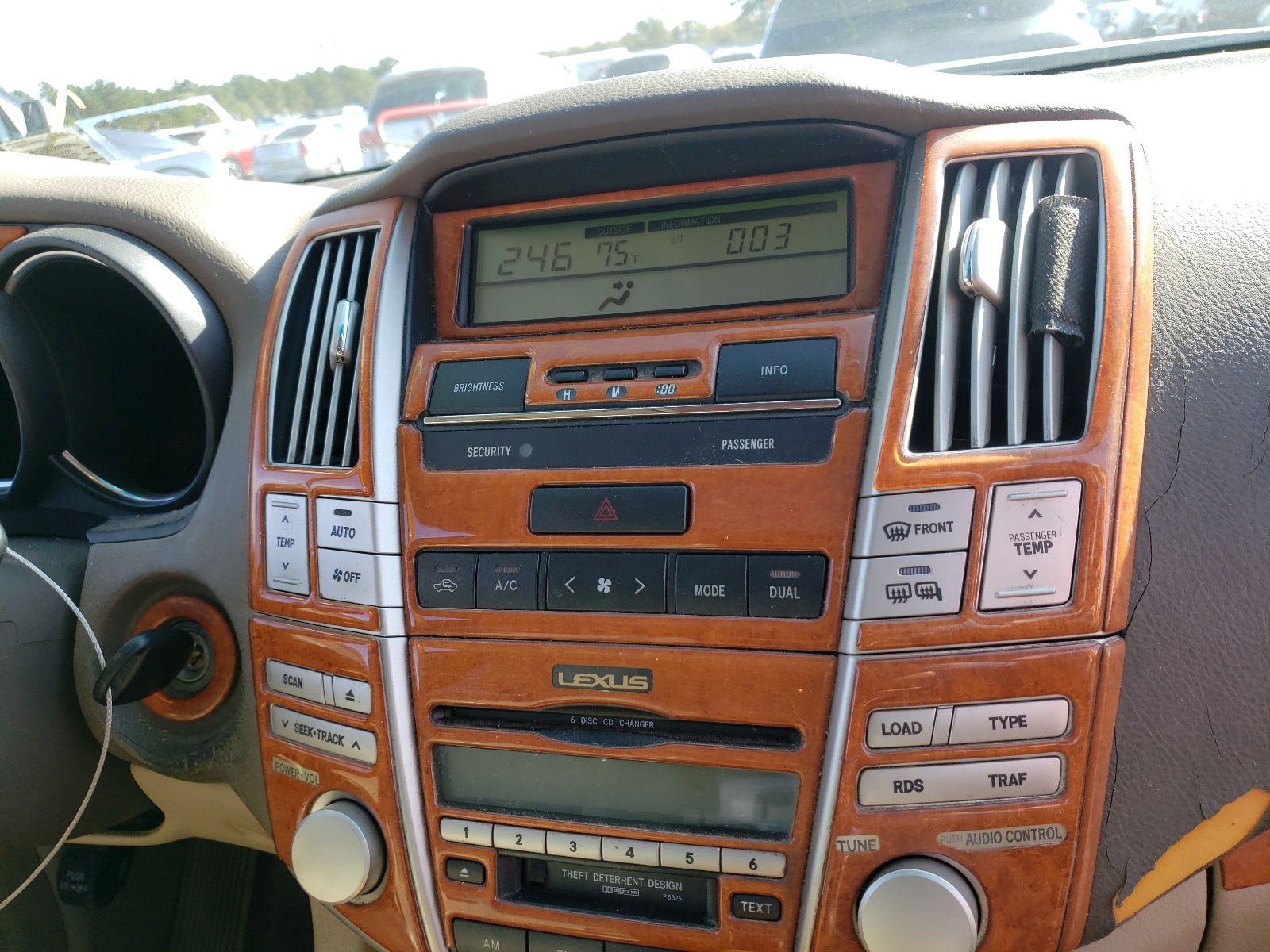 Photo 9 from auction – 2004 LEXUS RX 330 with VIN JTJHA31U540017656