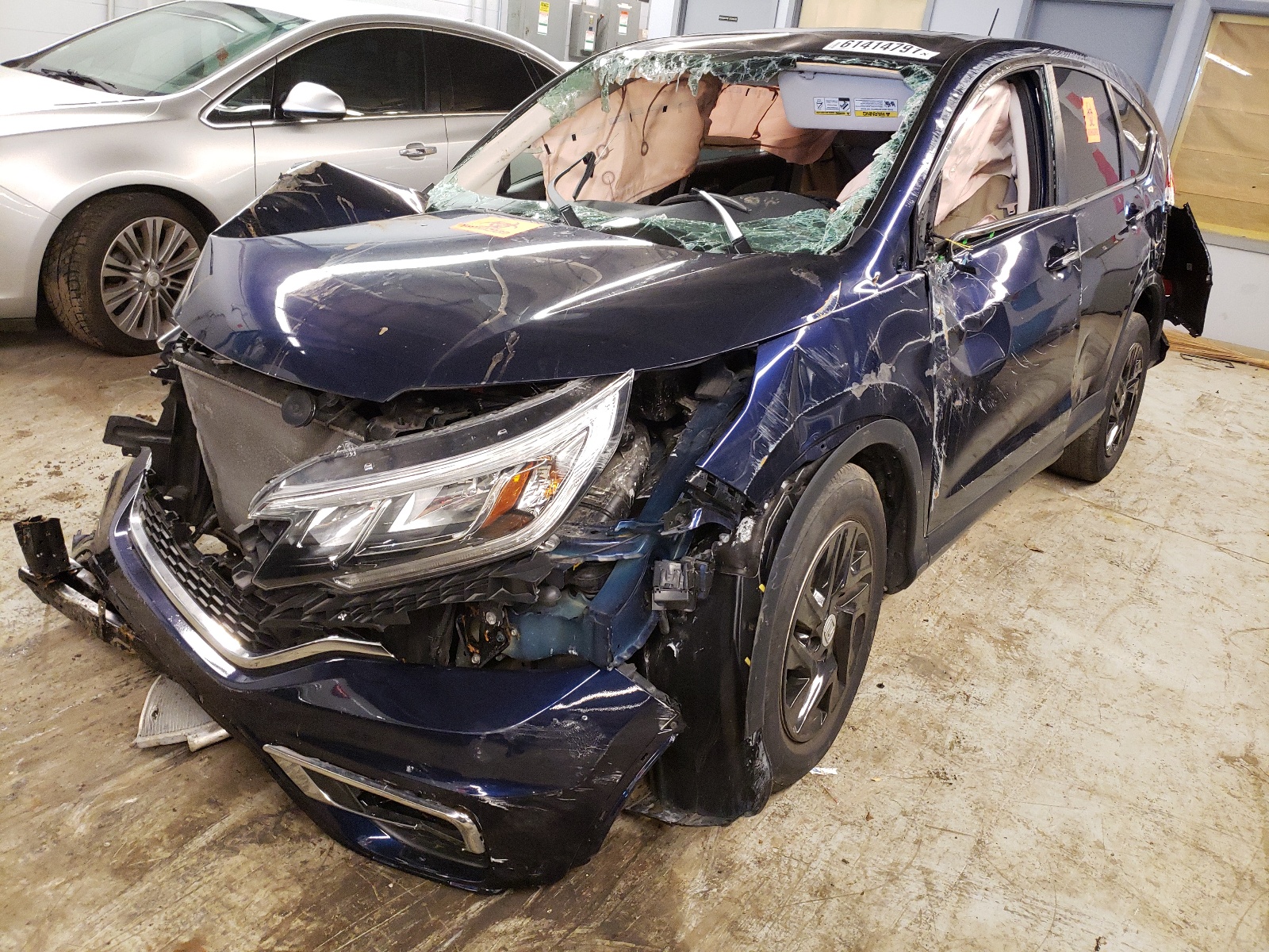 Photo 2 from auction – 2016 HONDA CR-V EX with VIN 2HKRM4H5XGH726058