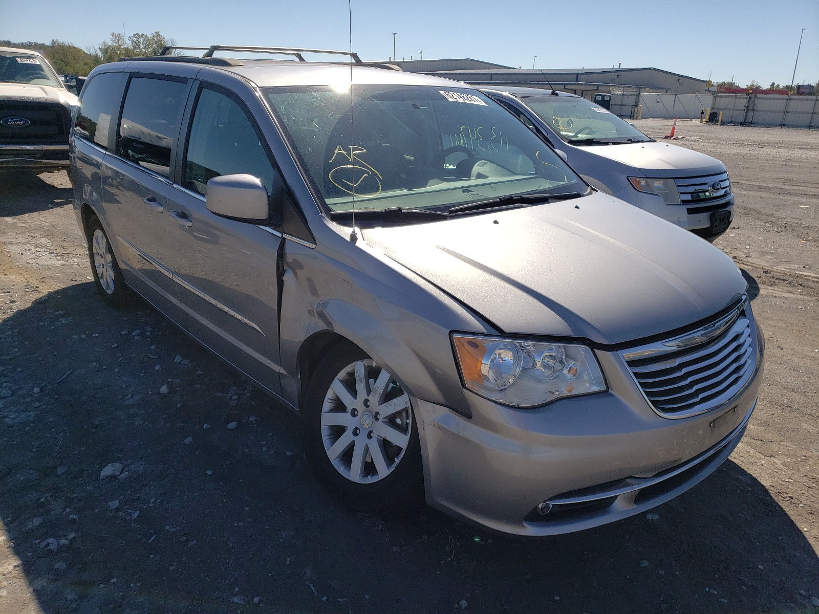 CHRYSLER TOWN & COU 2016 with VIN 2C4RC1BGXGR288625 - Photo from auction