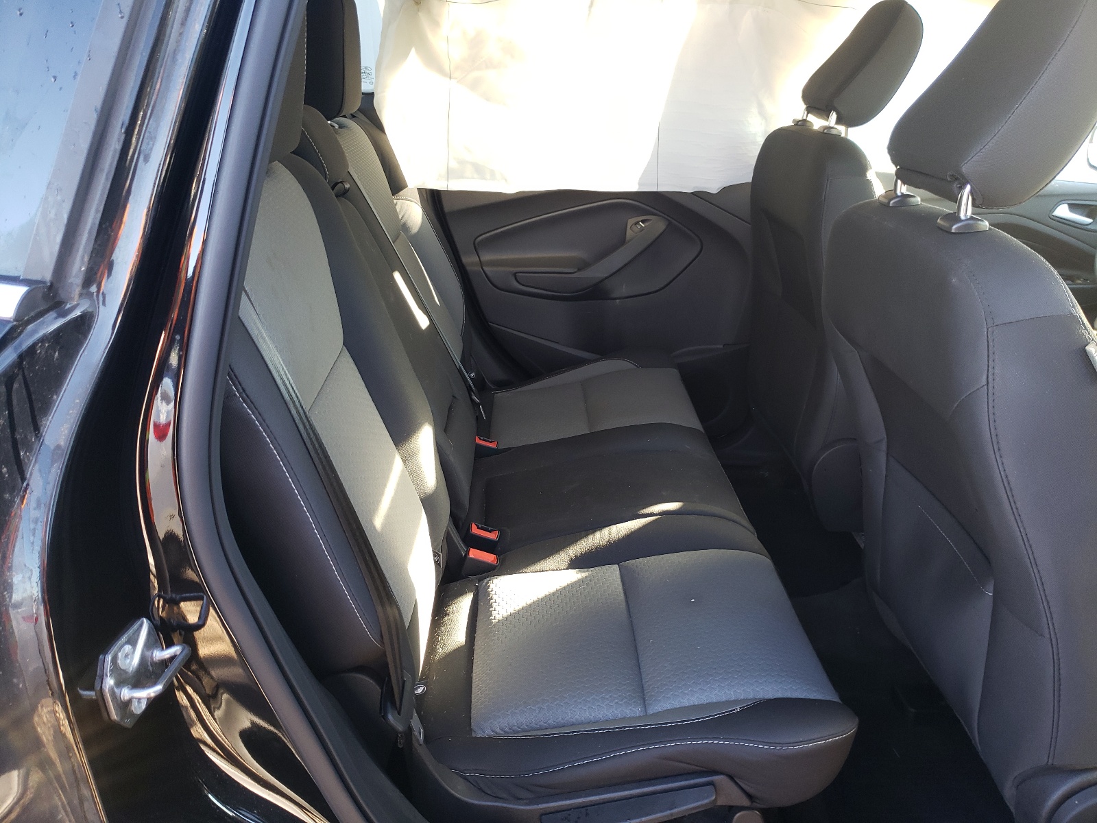 Photo 6 from auction – 2019 FORD ESCAPE SE with VIN 1FMCU0GD7KUA60987
