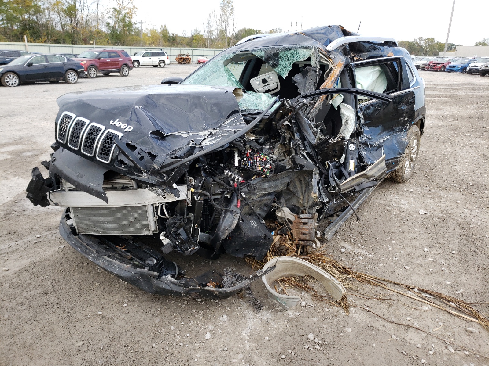 Photo 2 from auction – 2019 JEEP CHEROKEE L with VIN 1C4PJMCB0KD104791