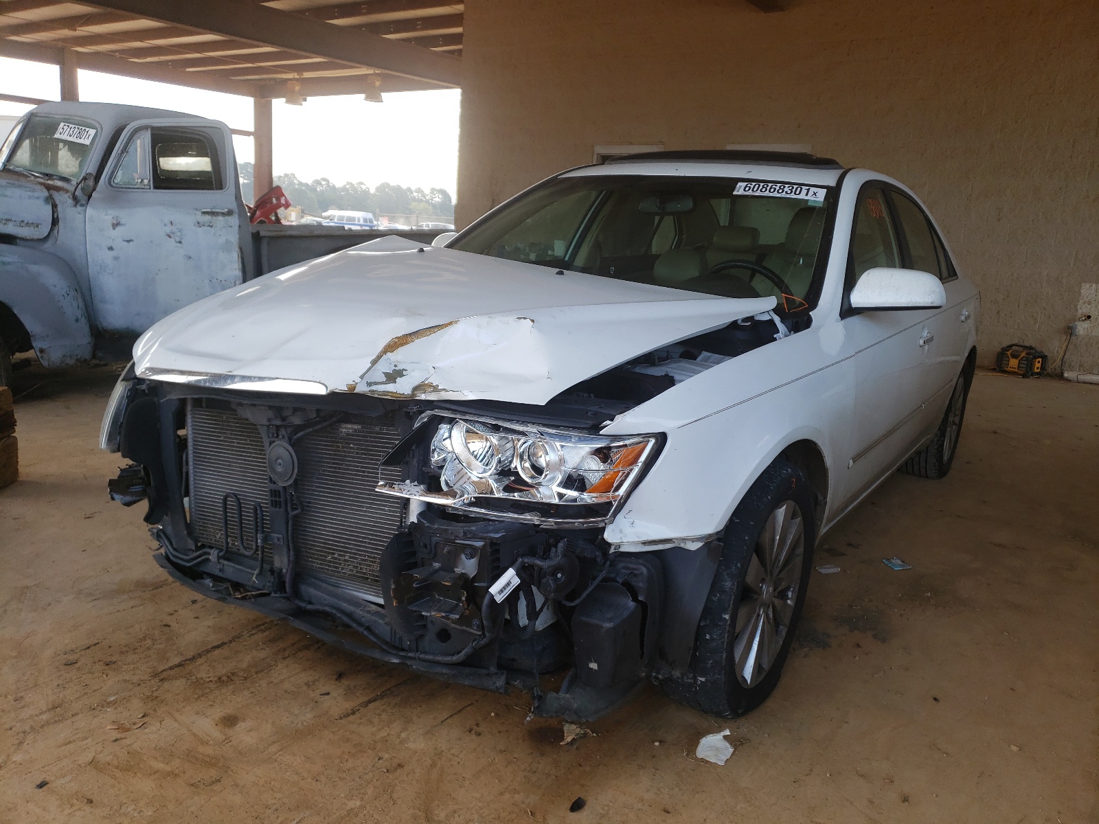 Photo 2 from auction – 2010 HYUNDAI SONATA SE with VIN 5NPEU4AC0AH652910