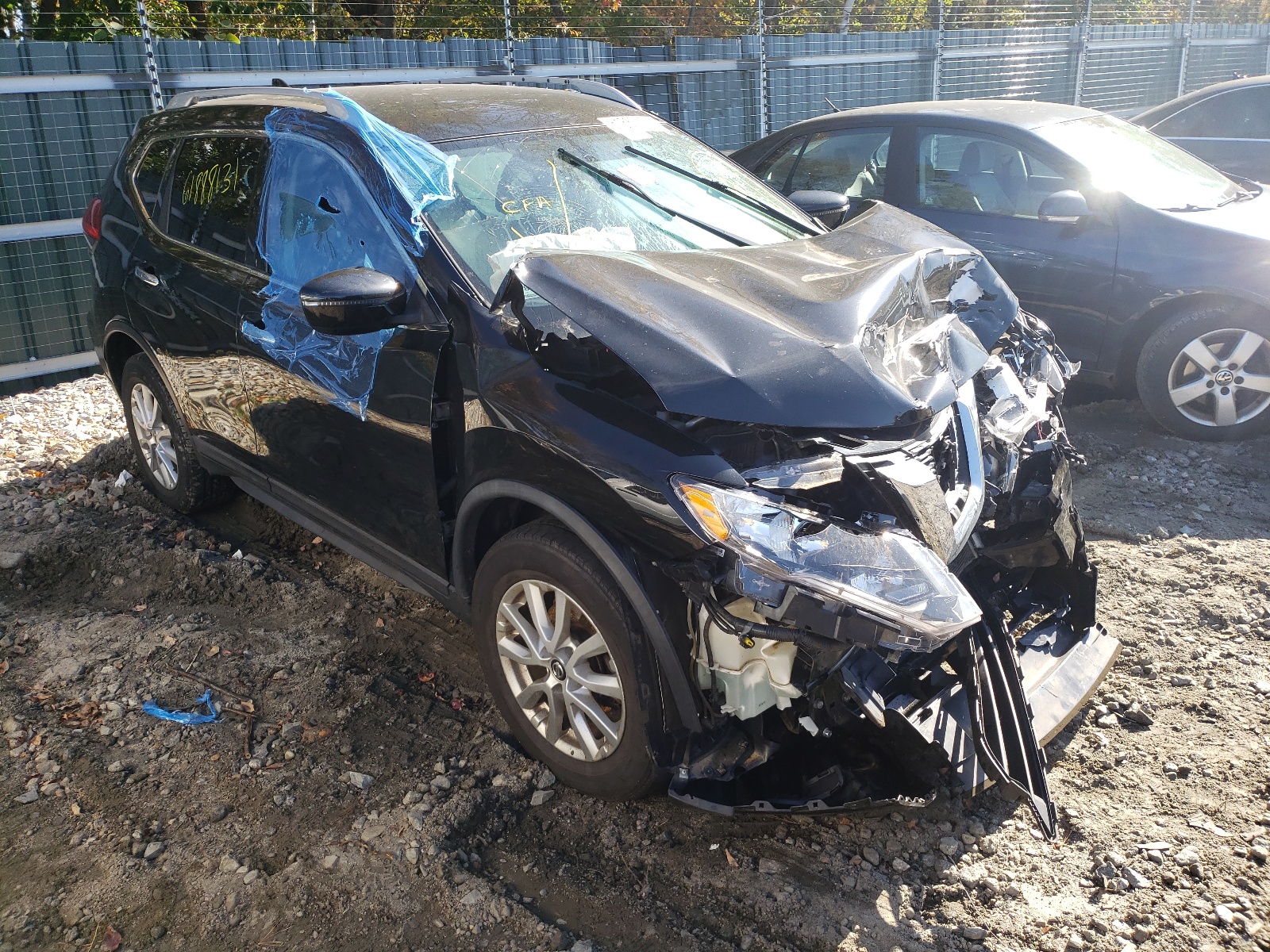 NISSAN ROGUE S 2017 with VIN KNMAT2MV4HP582295 - Photo from auction