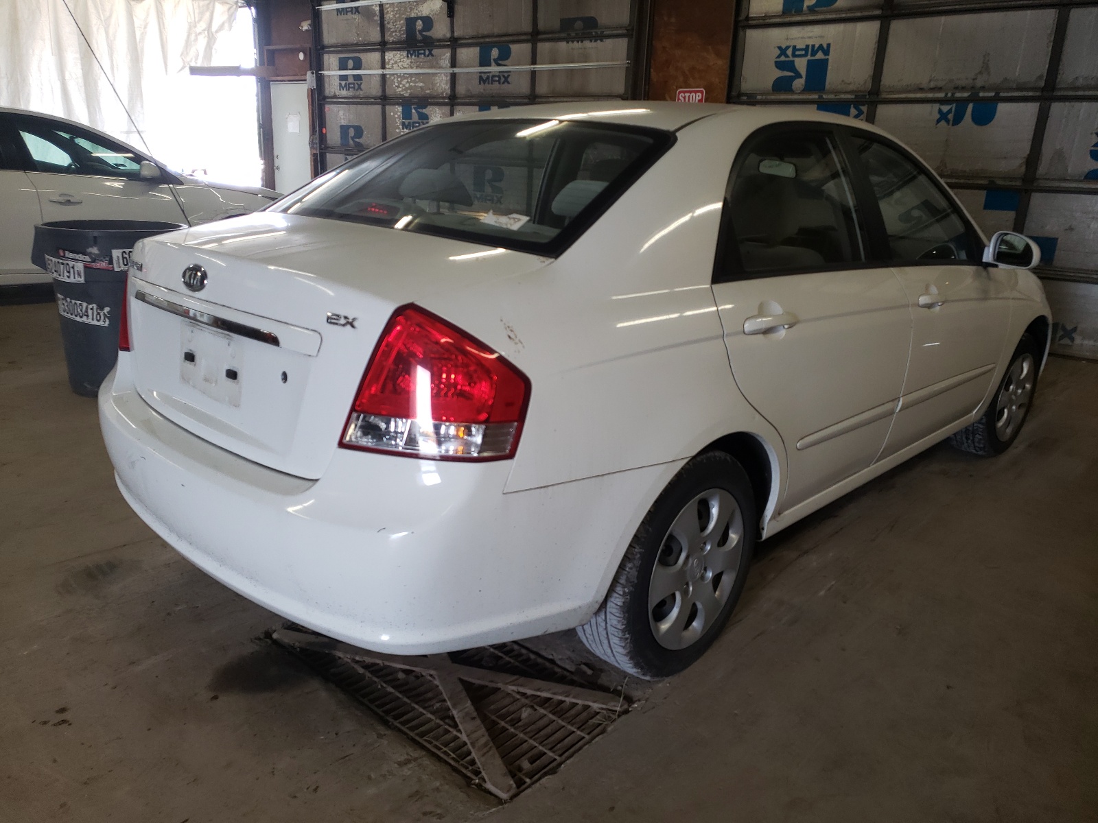 Zdjęcie 4 z aukcji – 2009 KIA SPECTRA EX z VIN KNAFE222595654883