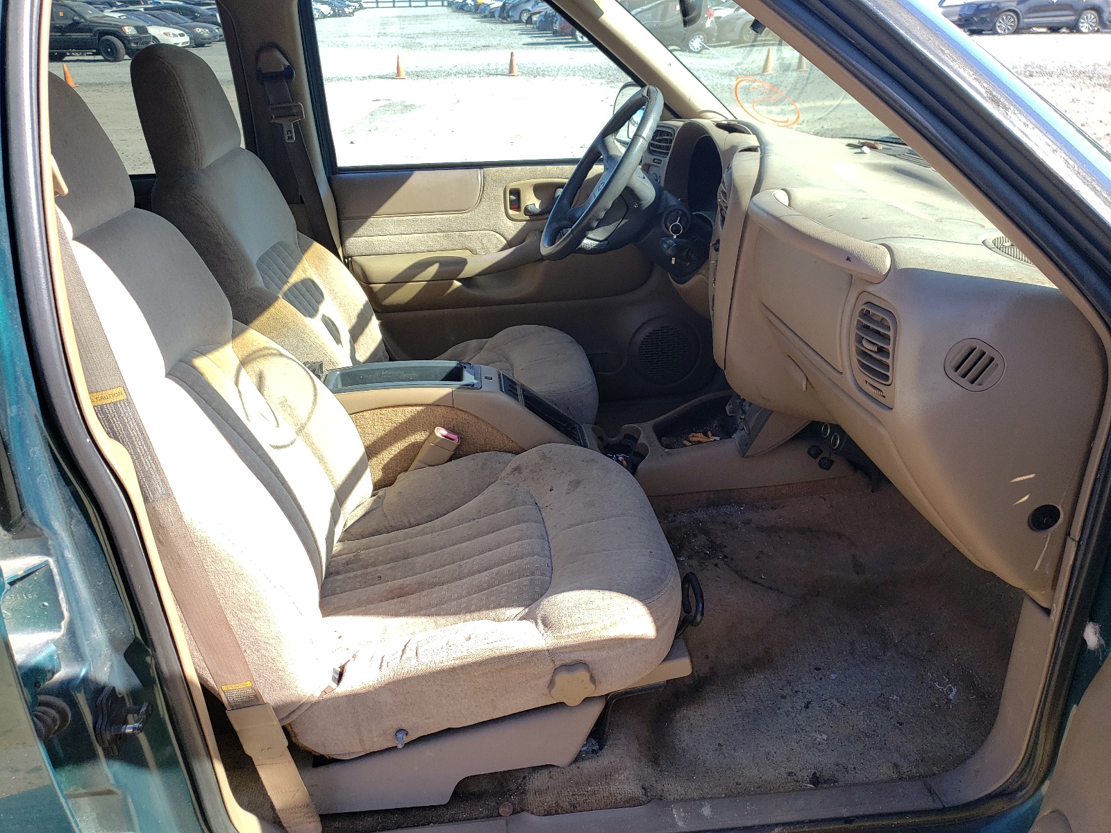 Photo 5 from auction – 1998 CHEVROLET BLAZER with VIN 1GNCS13W6W2112173