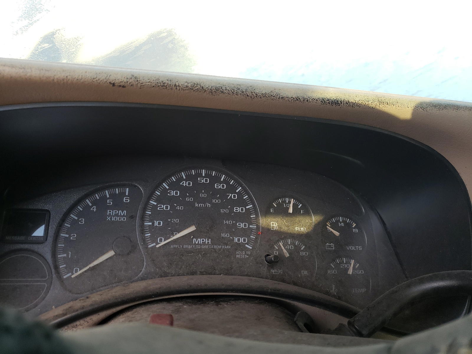 Photo 8 from auction – 2002 CHEVROLET SILVERADO with VIN 2GCEK19T121212335