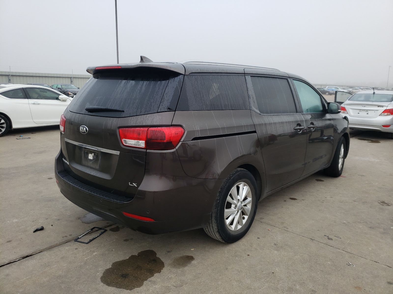 Photo 4 from auction – 2016 KIA SEDONA LX with VIN KNDMB5C15G6088385