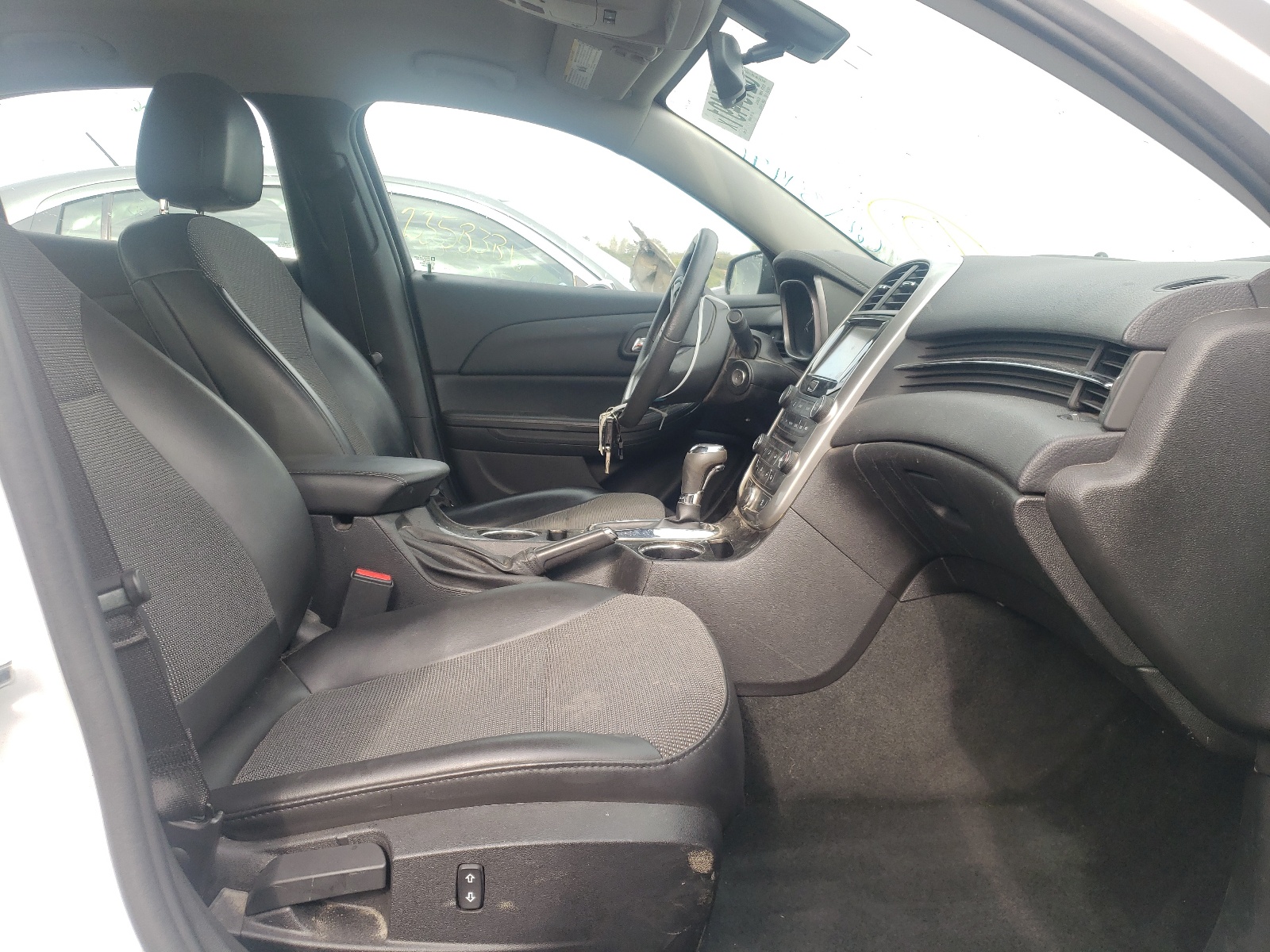 Photo 5 from auction – 2015 CHEVROLET MALIBU 1LT with VIN 1G11C5SL9FF279298