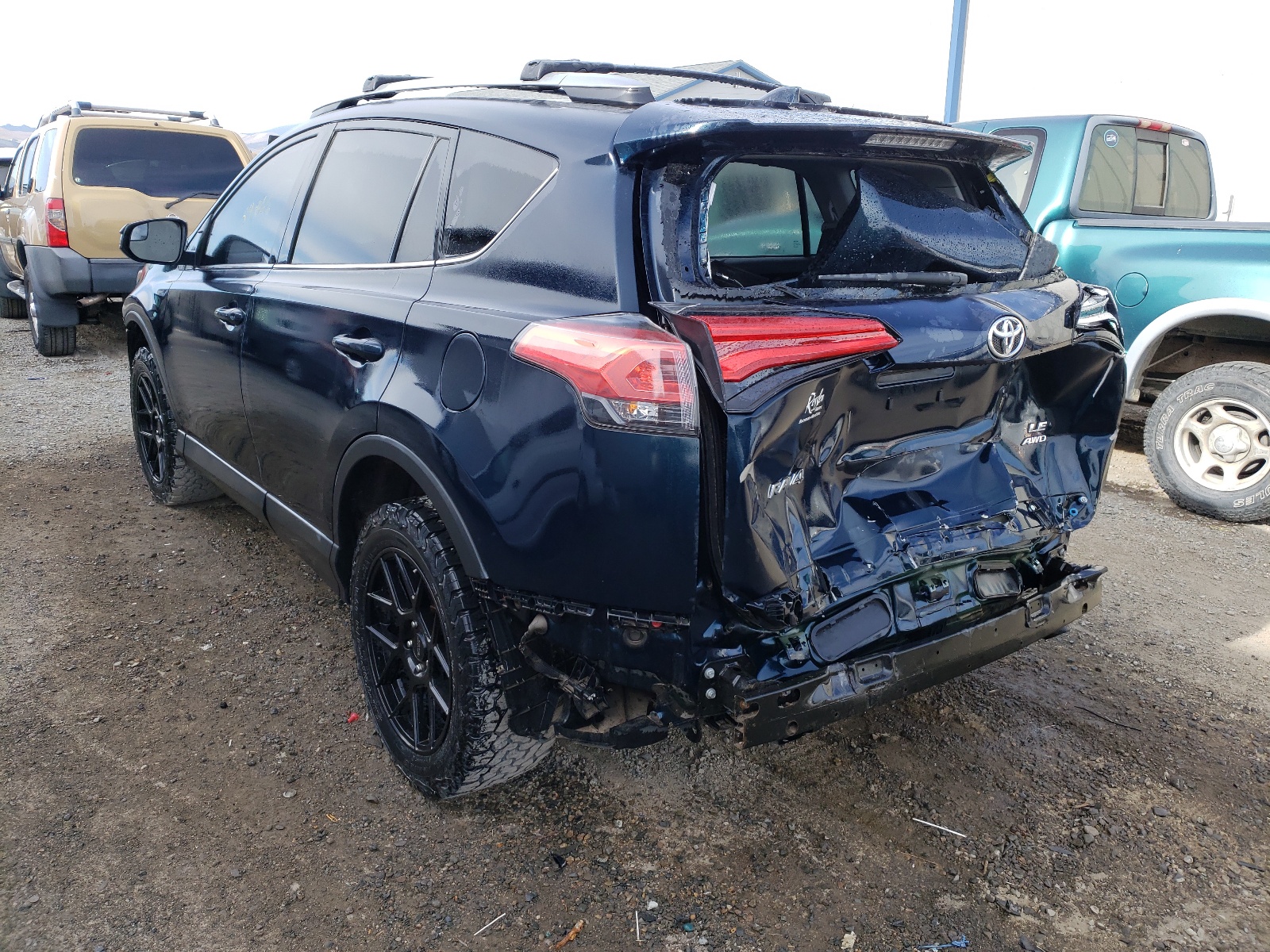 Photo 3 from auction – 2017 TOYOTA RAV4 LE with VIN 2T3BFREV8HW577527