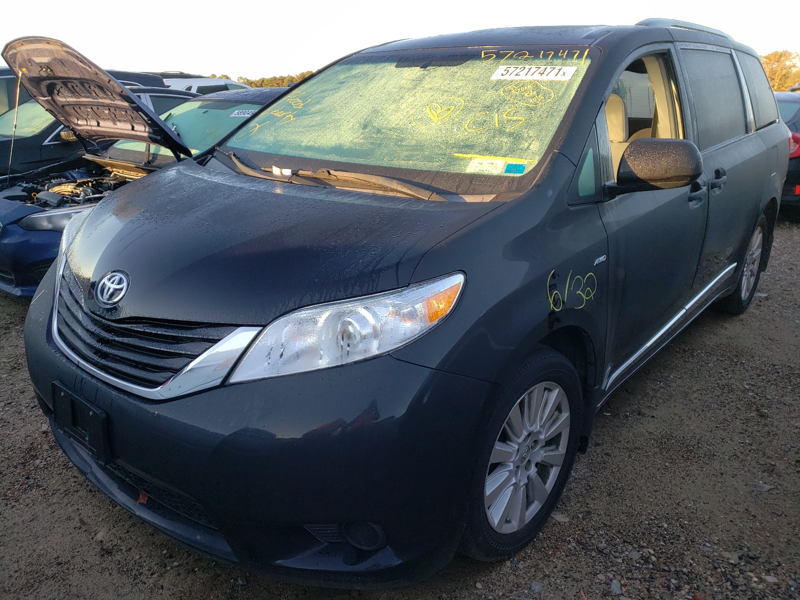 Photo 2 from auction – 2017 TOYOTA SIENNA LE with VIN 5TDJZ3DC4HS165199
