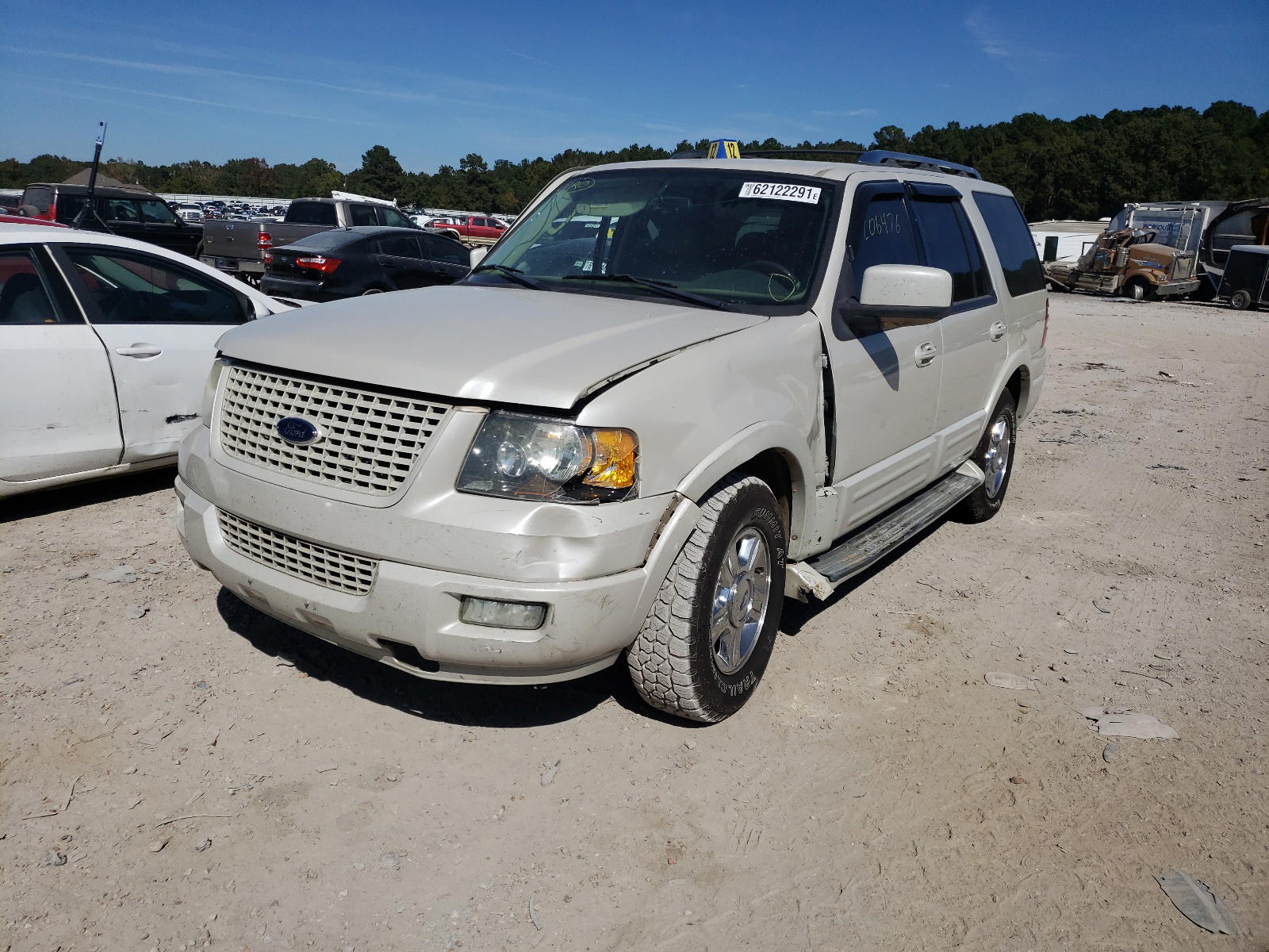 Photo 2 from auction – 2006 FORD EXPEDITION with VIN 1FMPU19566LA80432