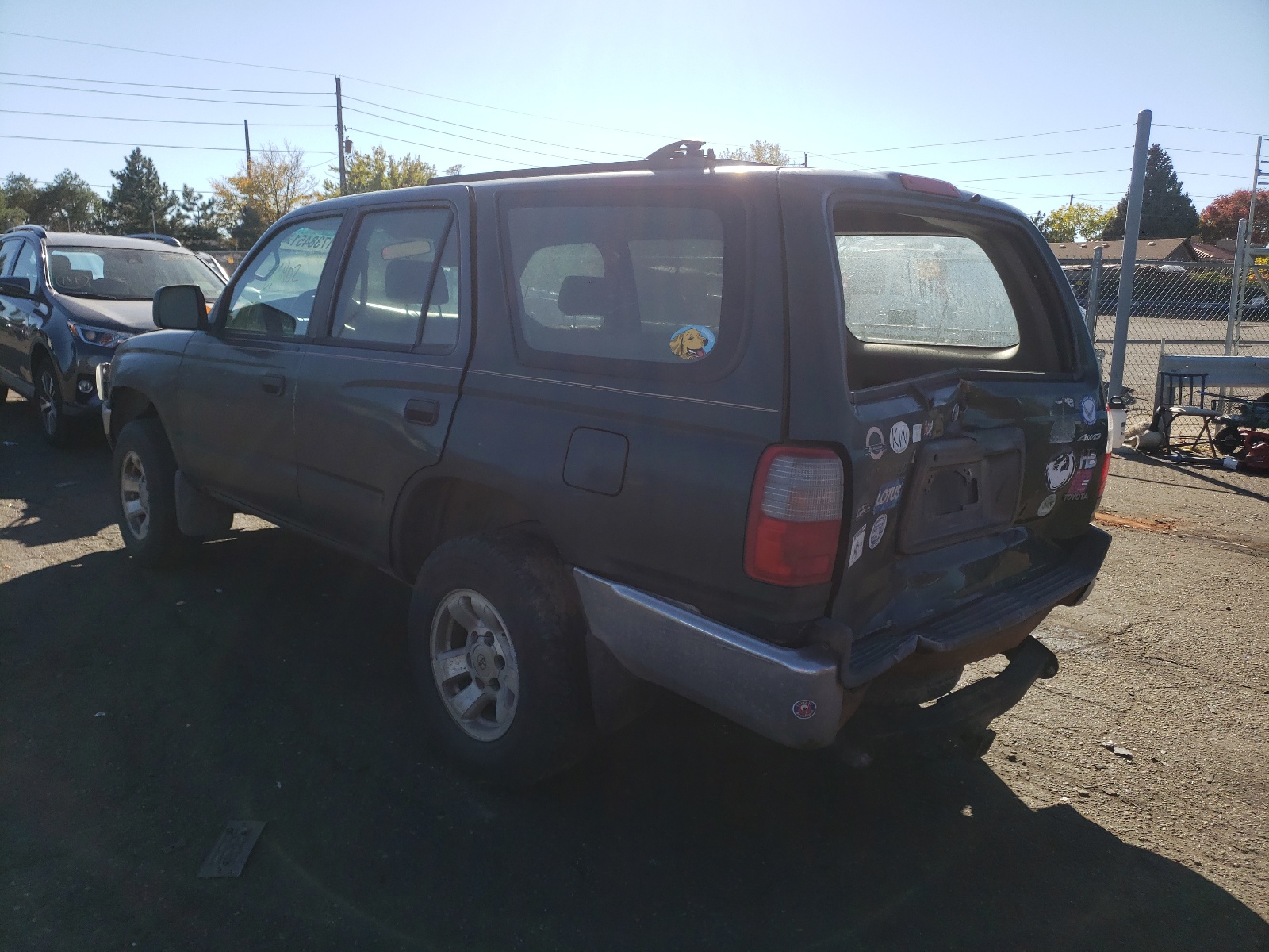 Photo 3 from auction – 1999 TOYOTA 4RUNNER SR with VIN JT3HM84R7X0031310