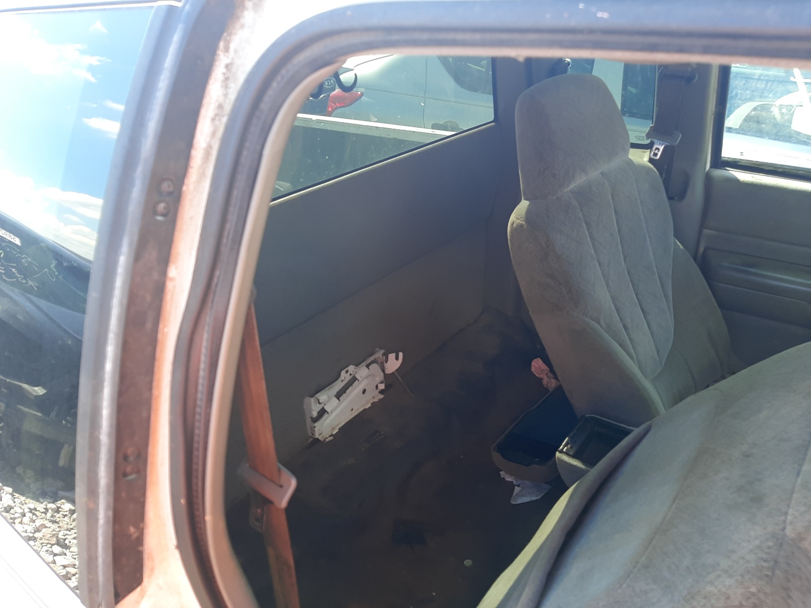 Photo 6 from auction – 2002 GMC SONOMA with VIN 1GTDT19W128231158