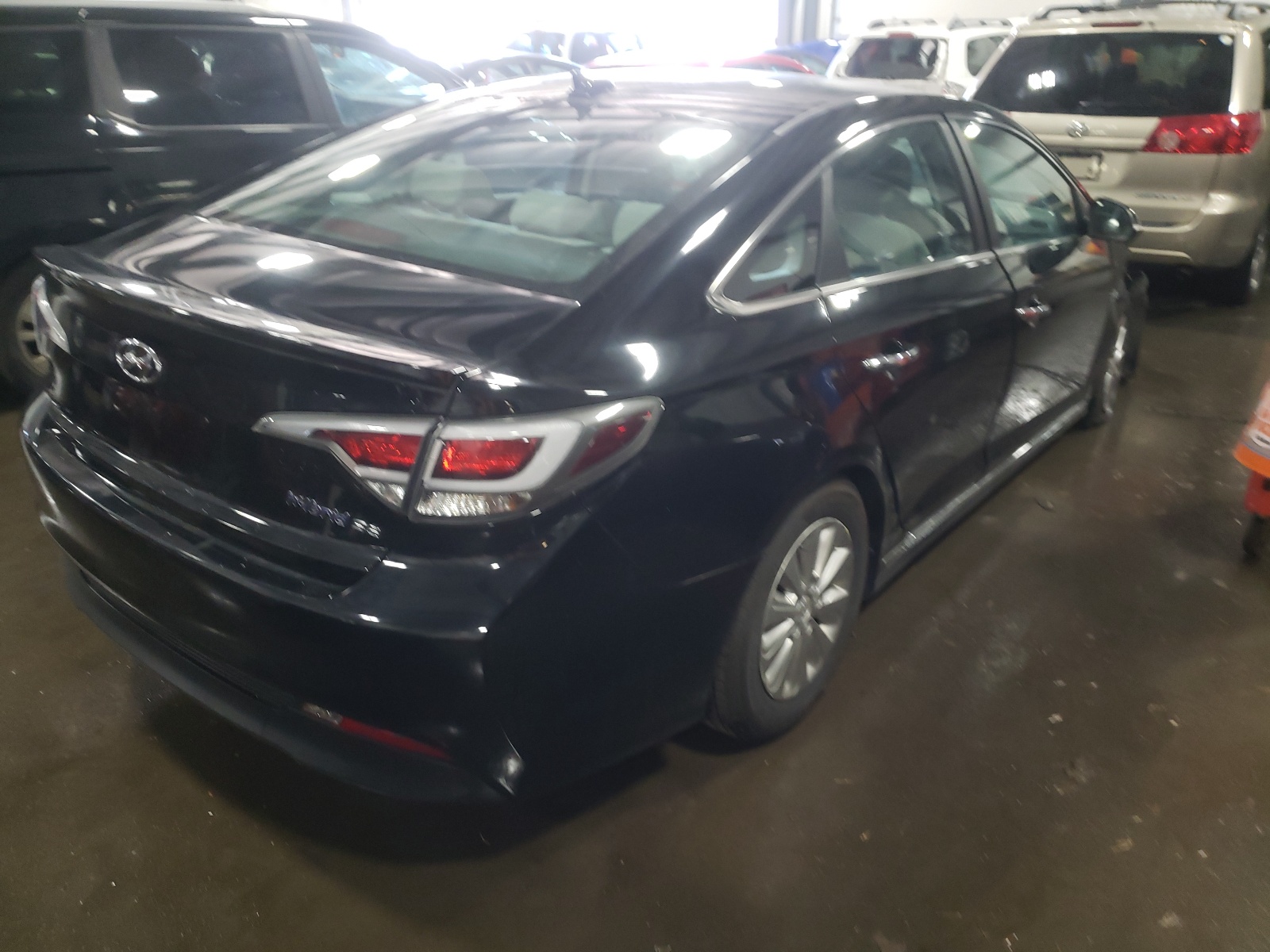 Photo 4 from auction – 2017 HYUNDAI SONATA HYB with VIN KMHE24L33HA064192