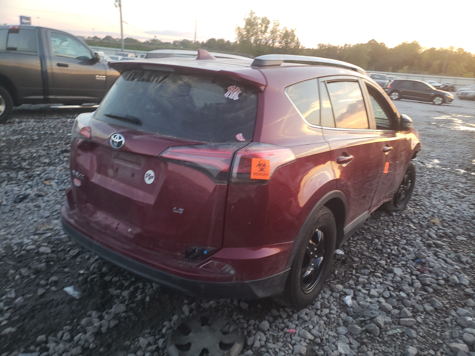 Photo 4 from auction – 2018 TOYOTA RAV4 LE with VIN 2T3ZFREV3JW489070