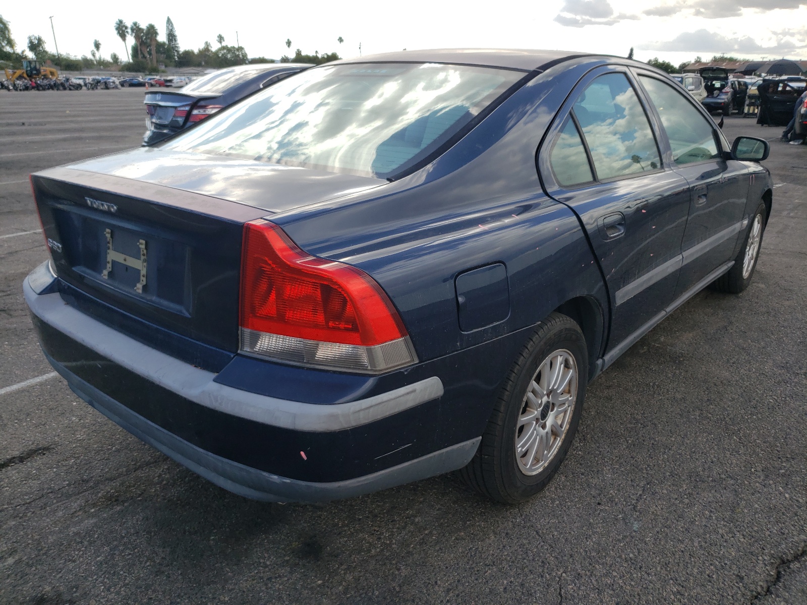 Photo 4 from auction – 2004 VOLVO S60 with VIN YV1RS61T242366639