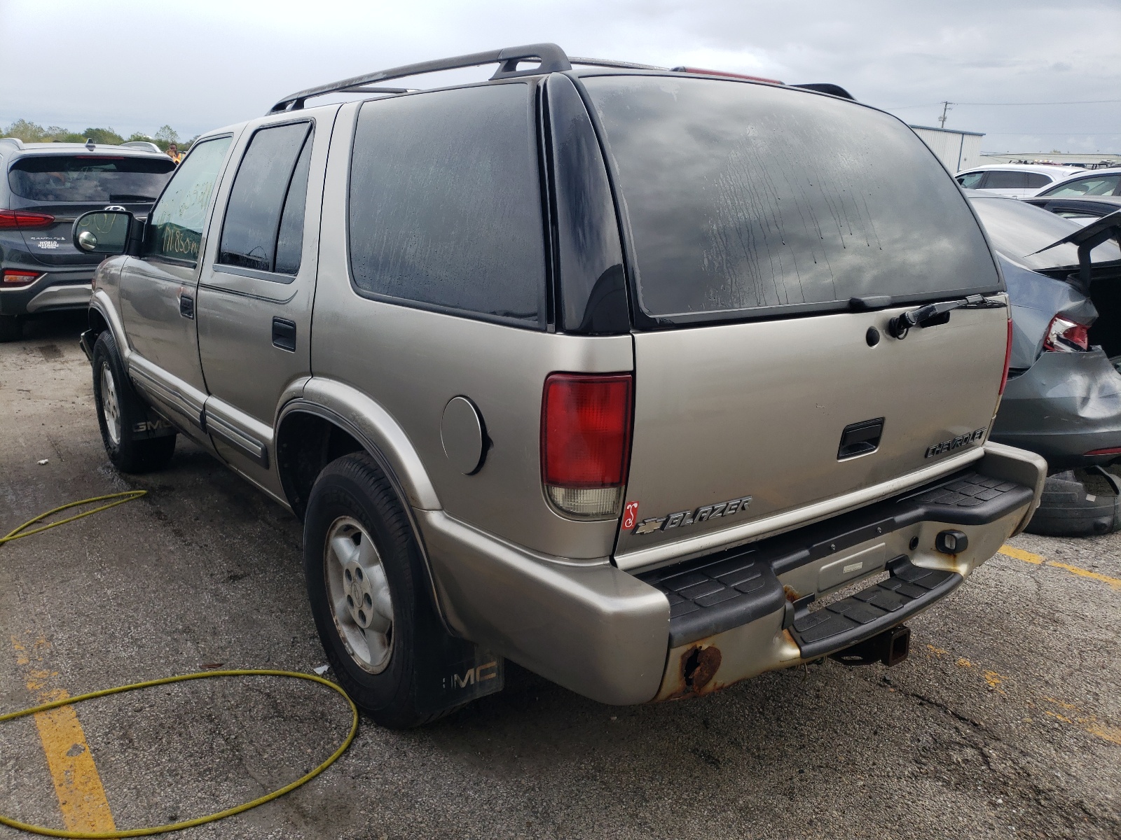 Photo 3 from auction – 2000 CHEVROLET BLAZER with VIN 1GNDT13W2Y2281062