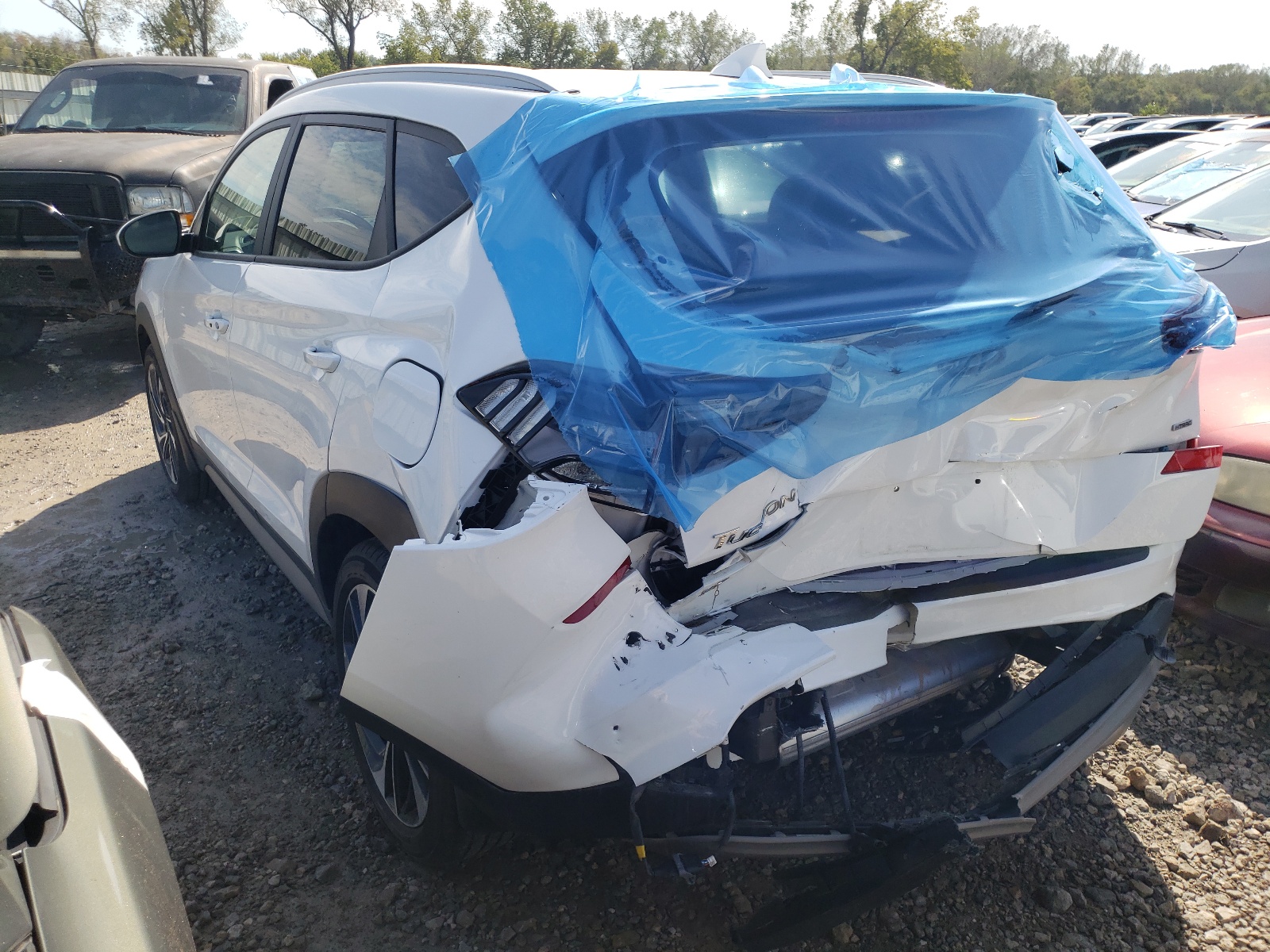 Photo 3 from auction – 2020 HYUNDAI TUCSON with VIN KM8J3CAL5LU260845
