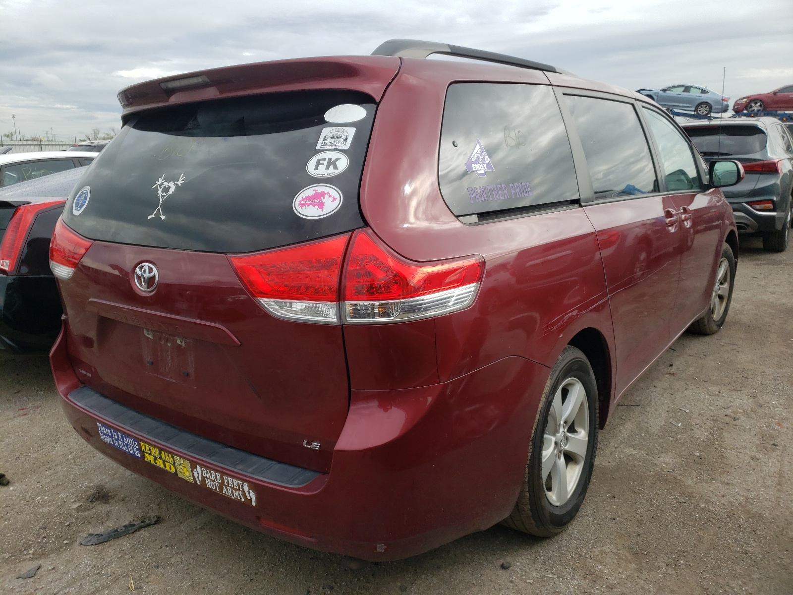 Photo 4 from auction – 2014 TOYOTA SIENNA LE with VIN 5TDKK3DC2ES406505