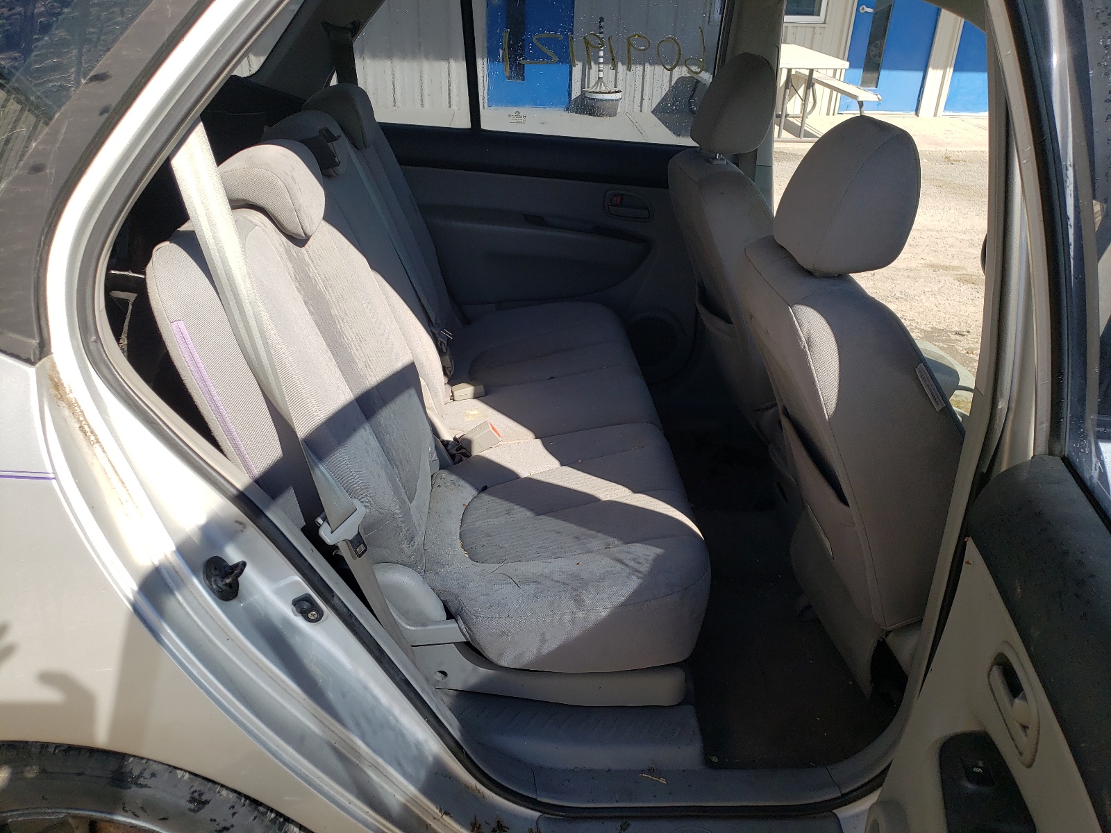 Photo 6 from auction – 2007 KIA RONDO BASE with VIN KNAFG525877042698