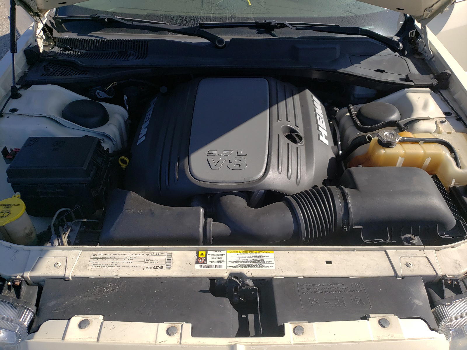 Photo 7 from auction – 2010 CHRYSLER 300C with VIN 2C3CA6CT6AH114640