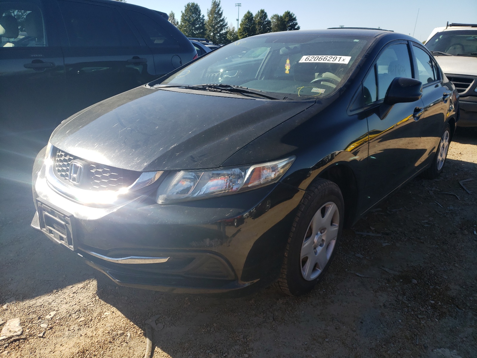Photo 2 from auction – 2013 HONDA CIVIC LX with VIN 19XFB2F51DE072874