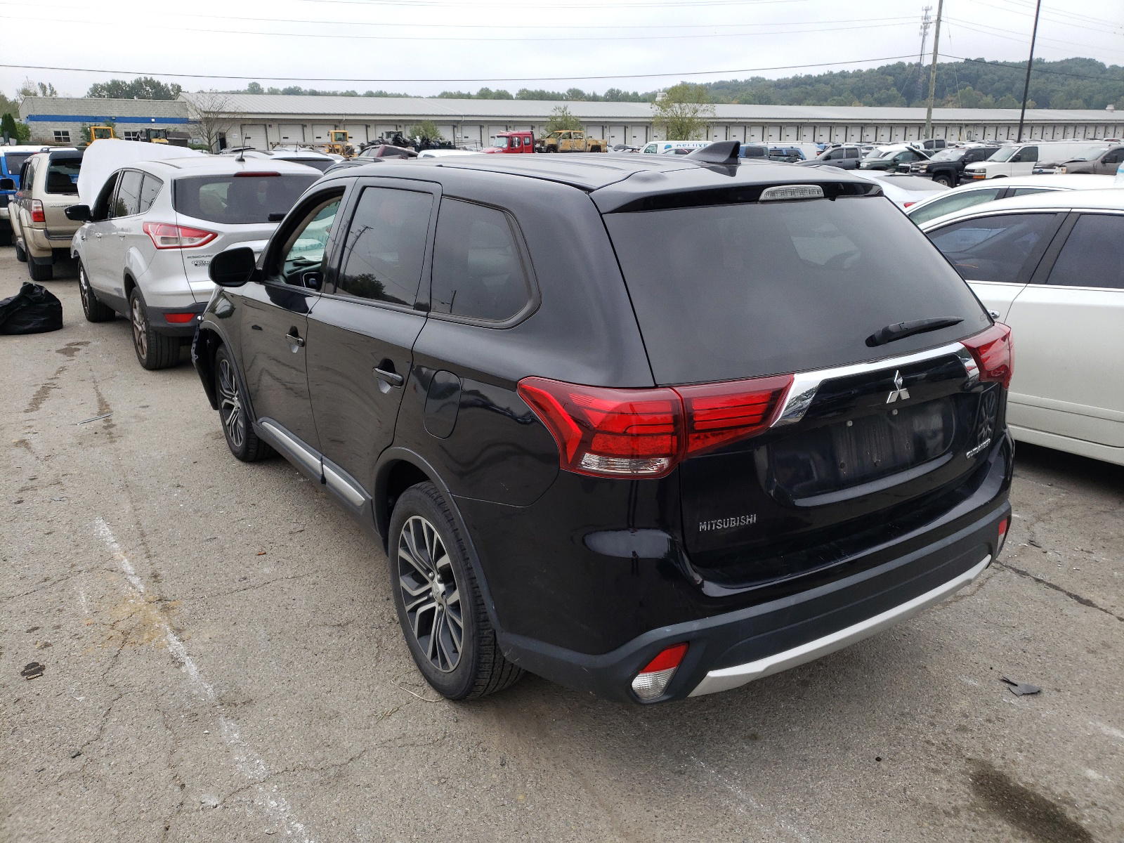 Photo 3 from auction – 2017 MITSUBISHI OUTLANDER with VIN JA4AZ2A34HZ056894
