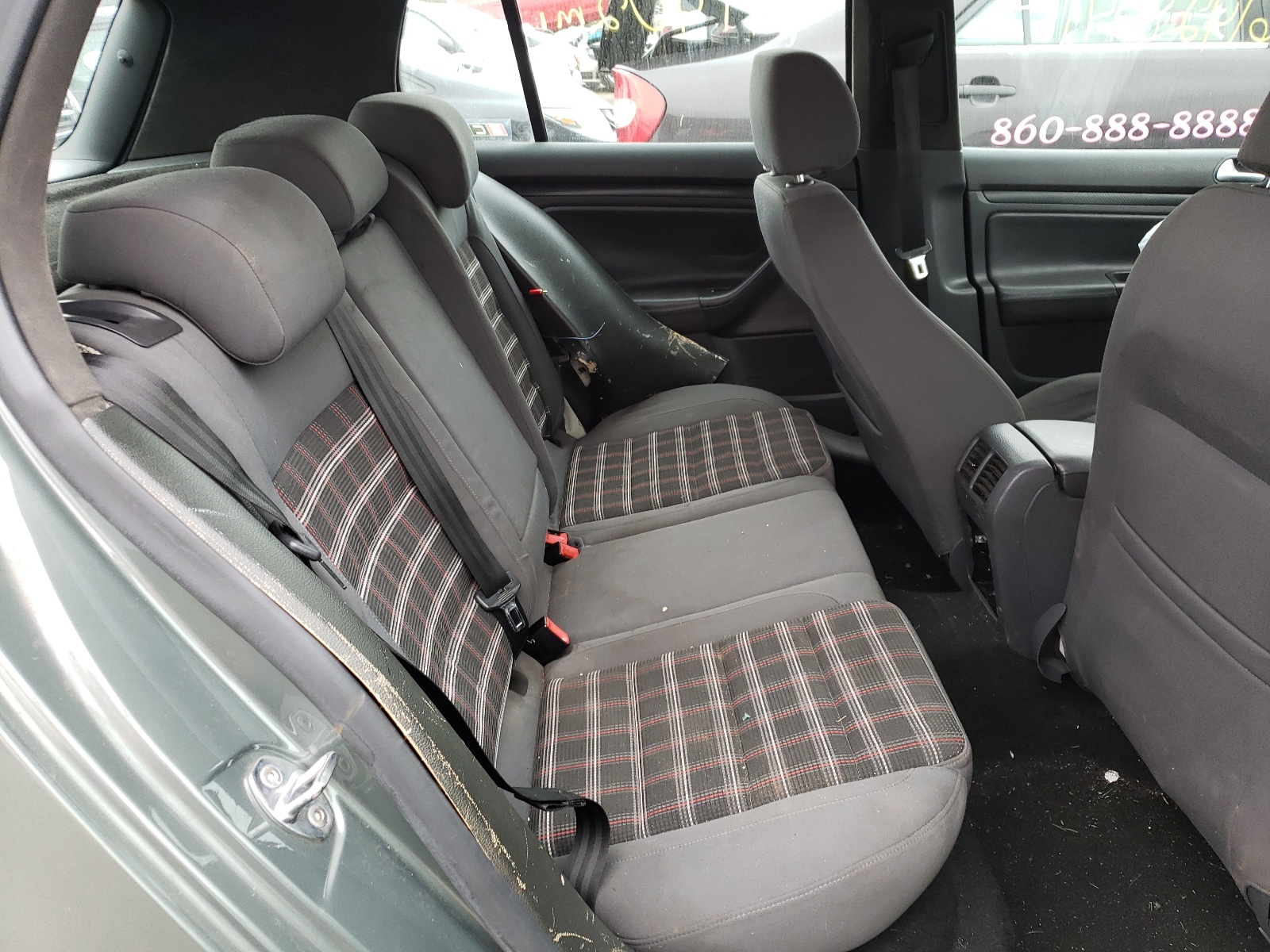 Photo 6 from auction – 2006 VOLKSWAGEN RABBIT with VIN WVWCS71K66W198704
