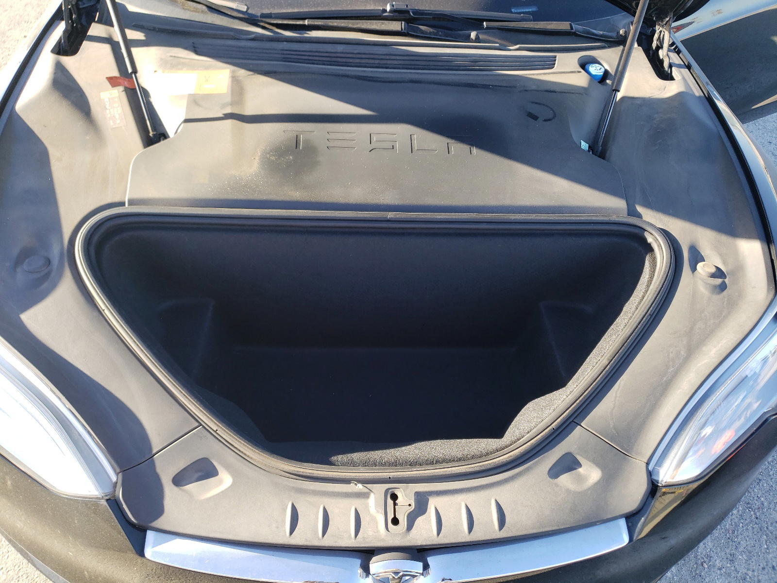 Photo 7 from auction – 2018 TESLA MODEL S with VIN 5YJSA1E28JF269758
