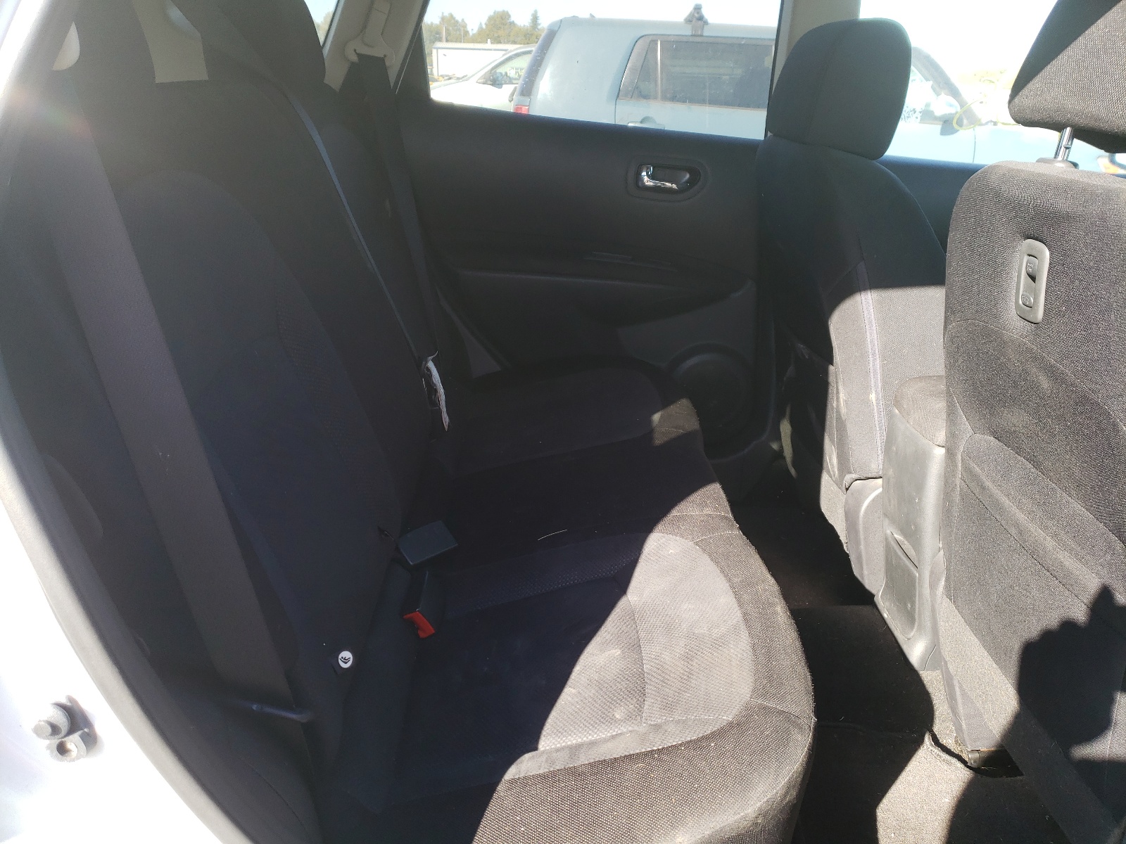 Photo 6 from auction – 2012 NISSAN ROGUE S with VIN JN8AS5MT4CW276509