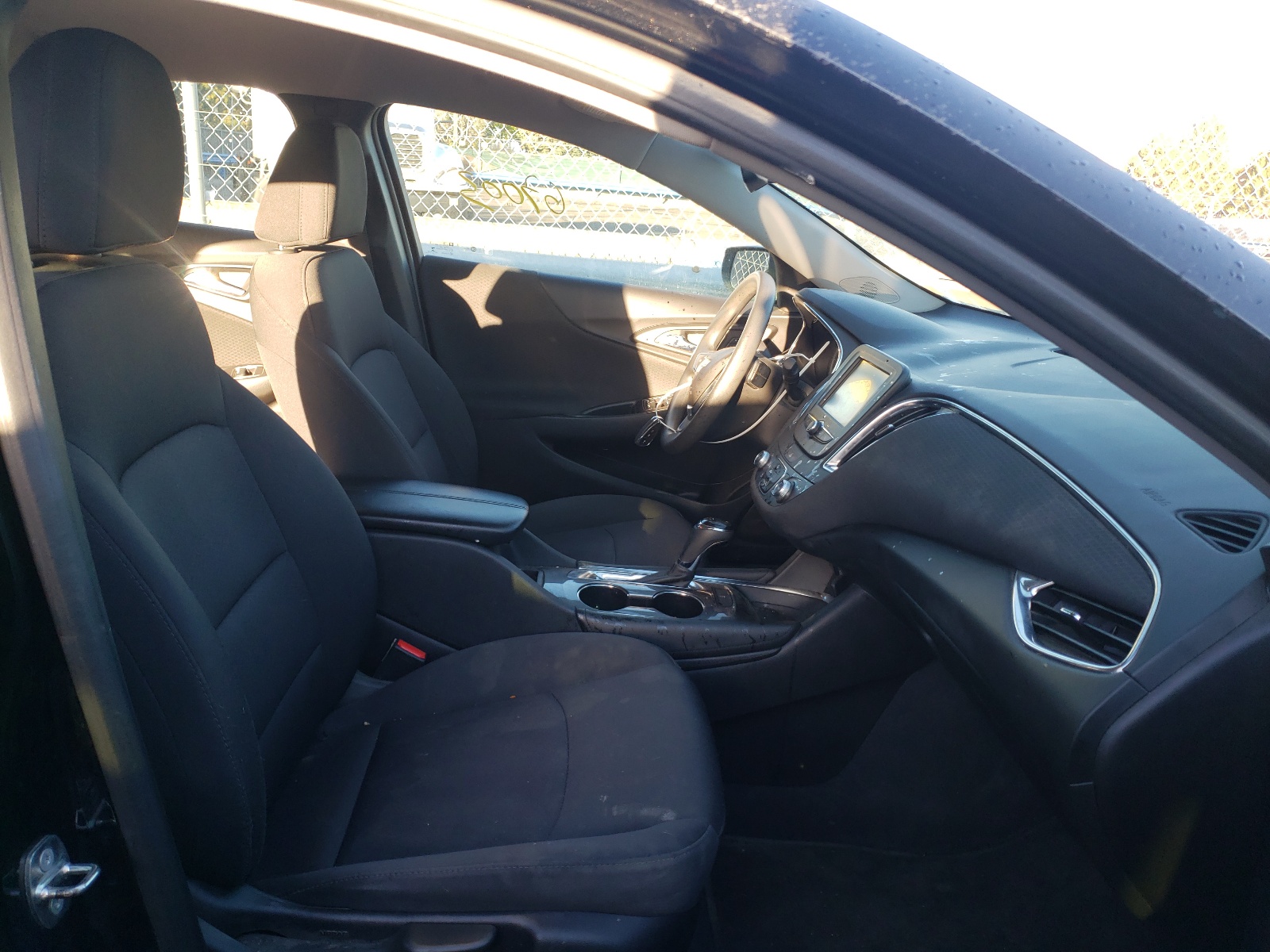 Photo 5 from auction – 2018 CHEVROLET MALIBU LT with VIN 1G1ZD5ST7JF141008