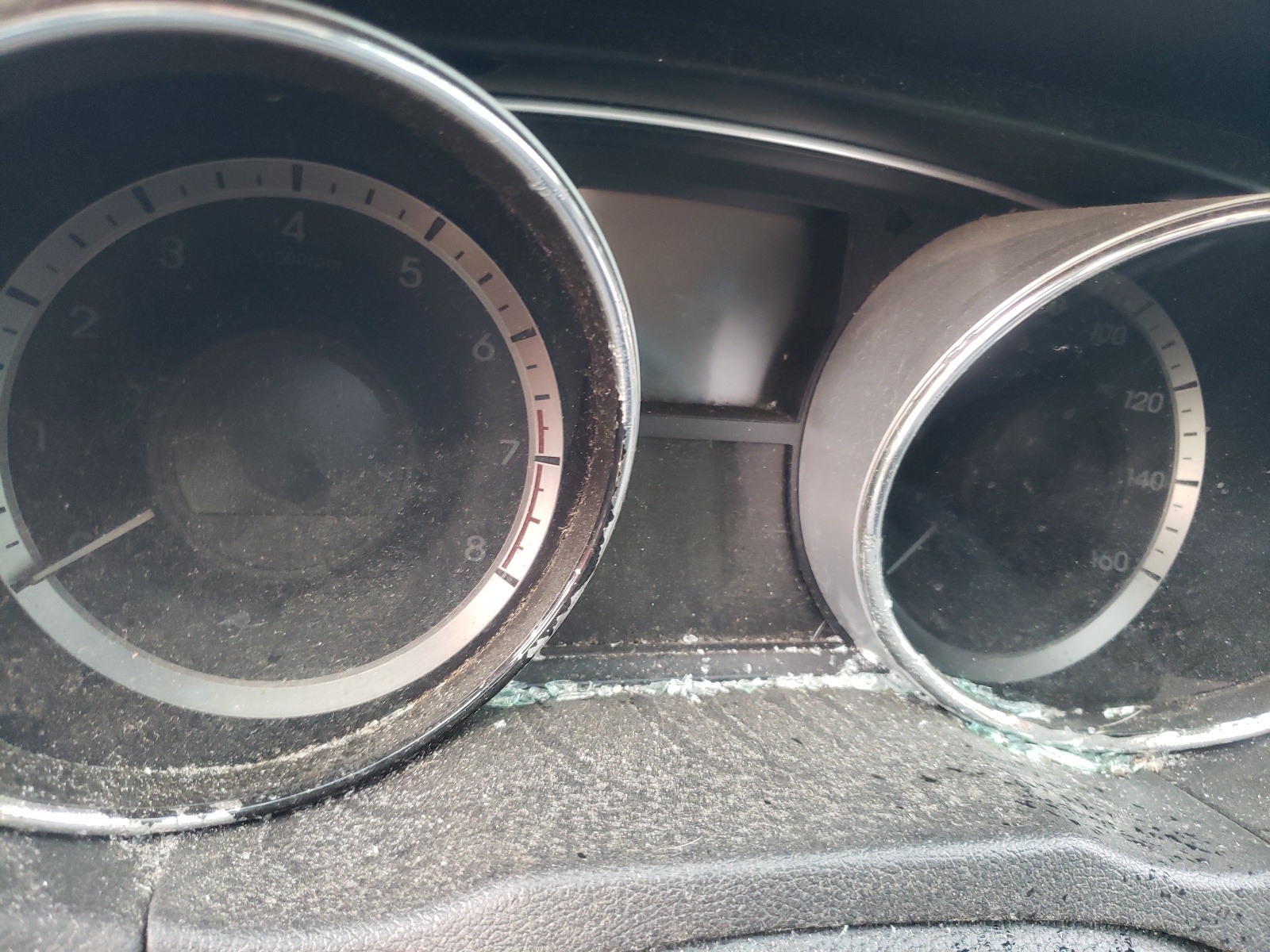 Photo 8 from auction – 2014 HYUNDAI SONATA SE with VIN 5NPEC4AB2EH850761