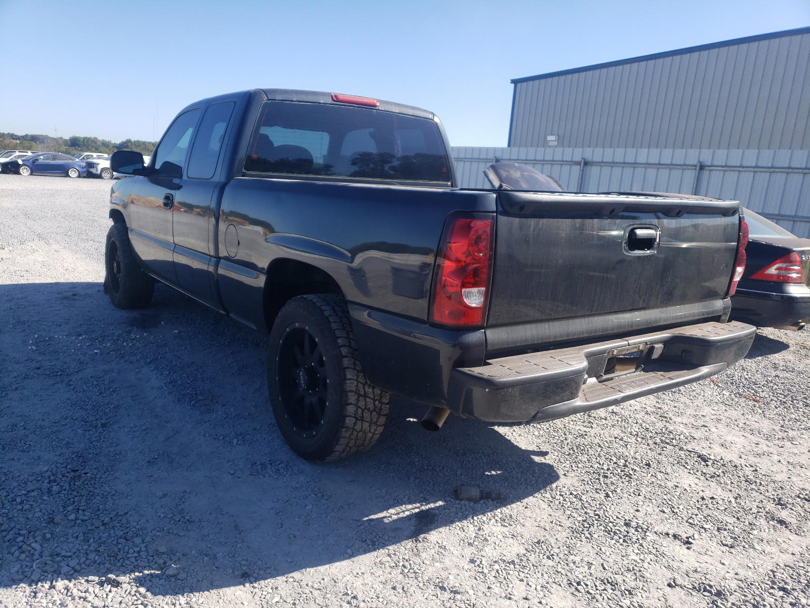 Photo 3 from auction – 2004 CHEVROLET SILVERADO with VIN 1GCEC19V24Z122636