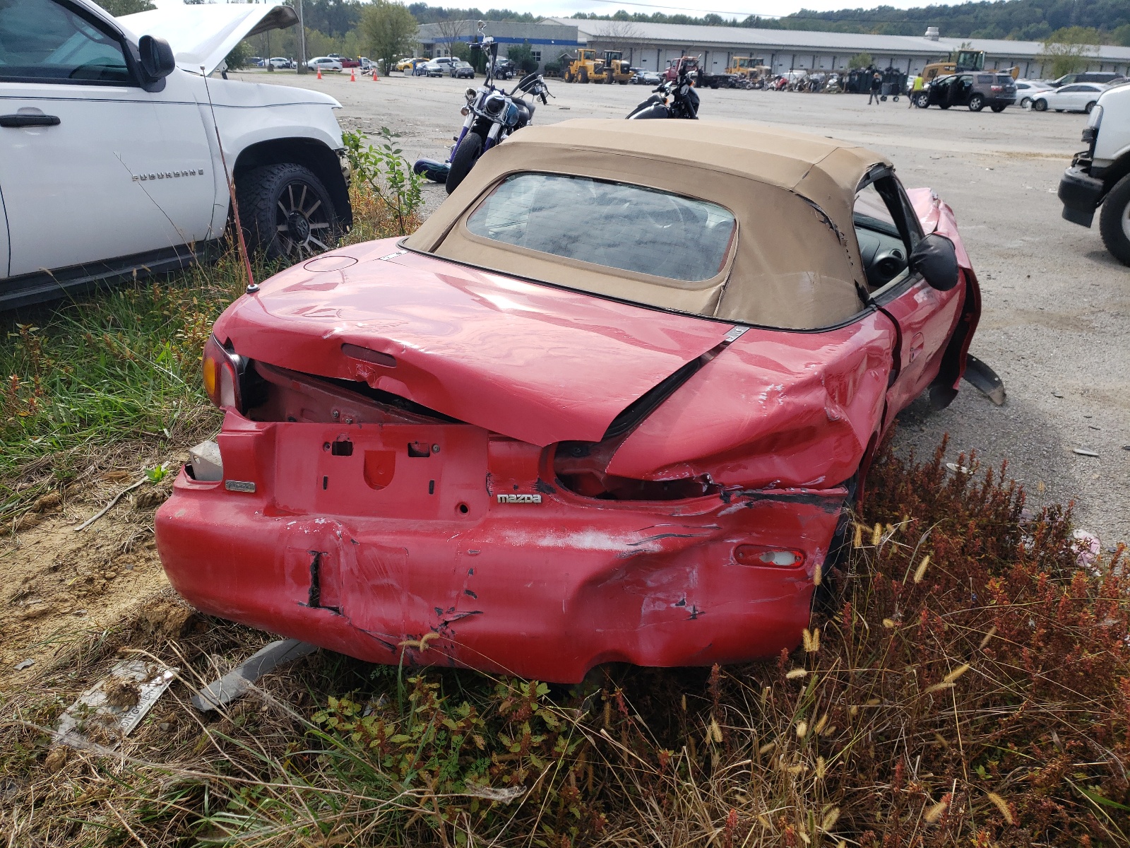 Photo 4 from auction – 1999 MAZDA MX-5 MIATA with VIN JM1NB3535X0100545