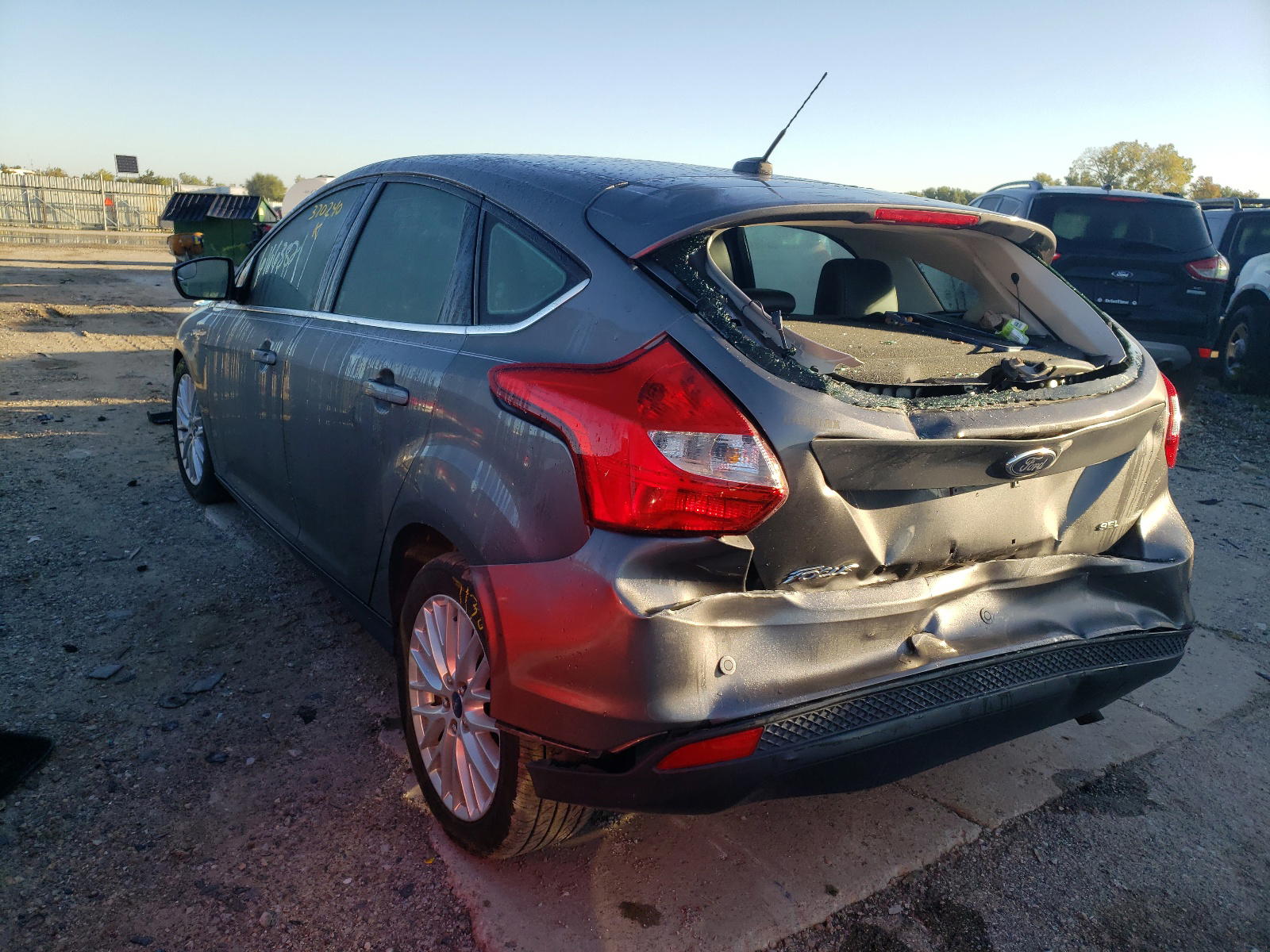 Photo 3 from auction – 2012 FORD FOCUS SEL with VIN 1FAHP3M29CL370240