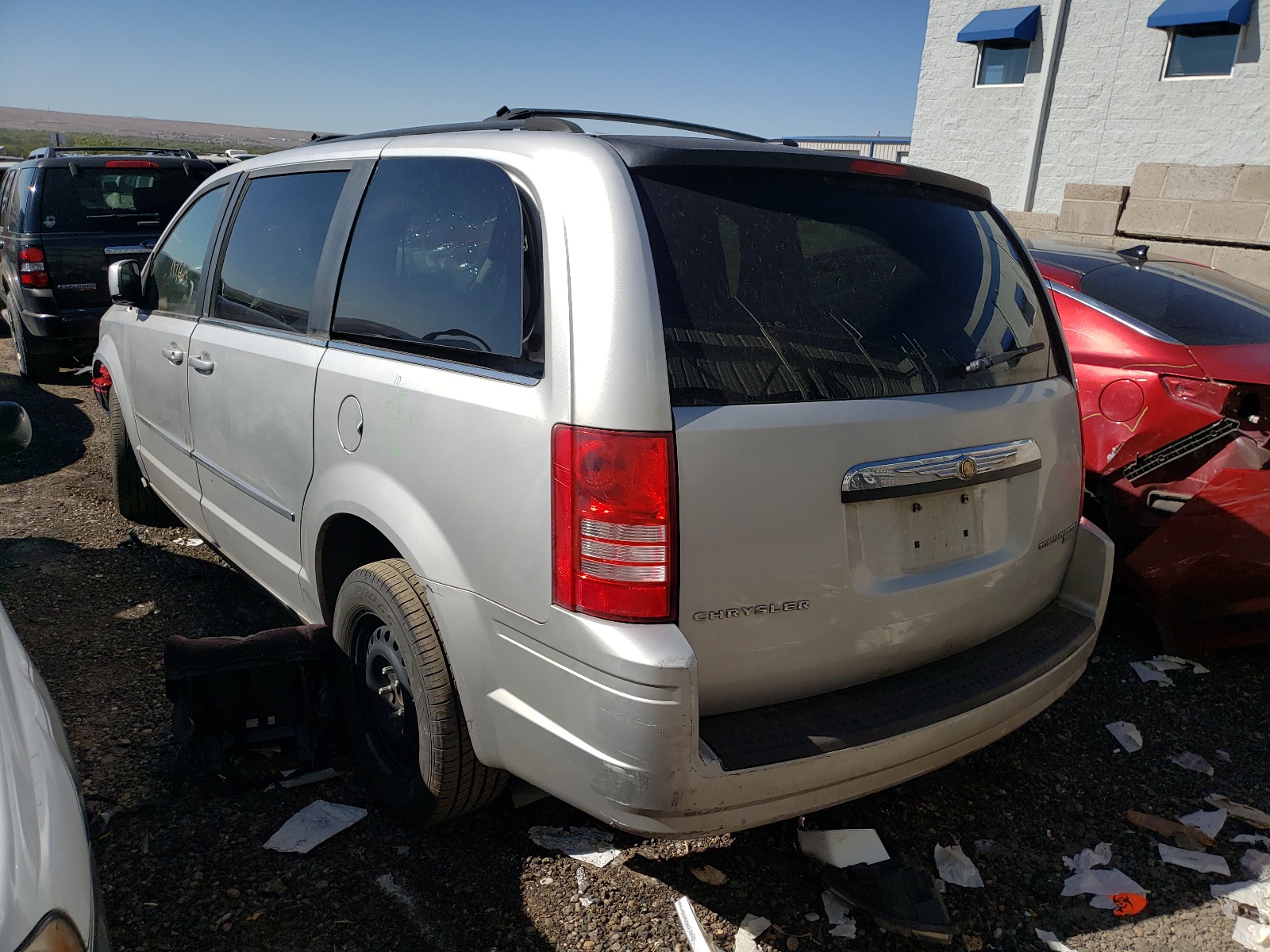 Photo 3 from auction – 2010 CHRYSLER TOWN & COU with VIN 2A4RR5D16AR270638