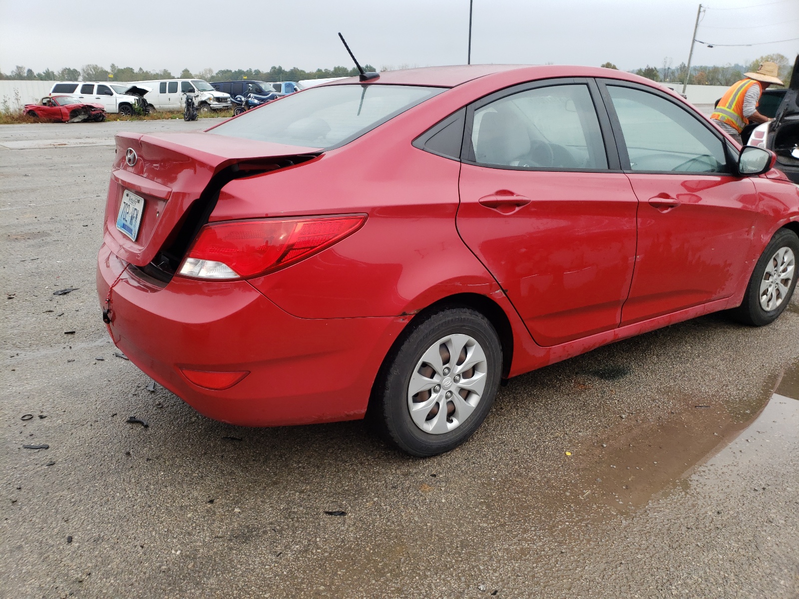 Photo 4 from auction – 2015 HYUNDAI ACCENT GLS with VIN KMHCT4AE2FU817652