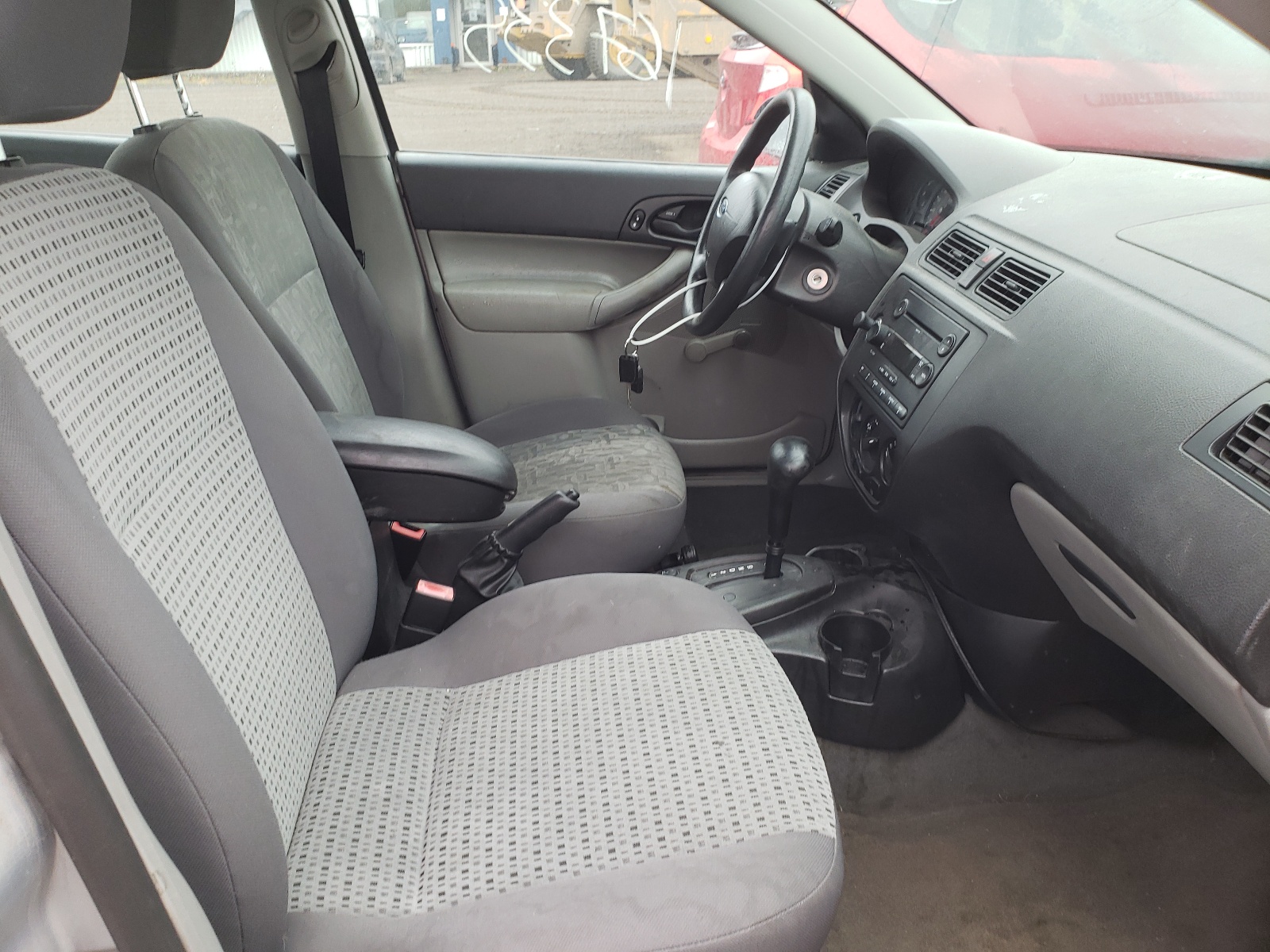 Photo 5 from auction – 2007 FORD FOCUS ZX4 with VIN 1FAFP34N77W146793