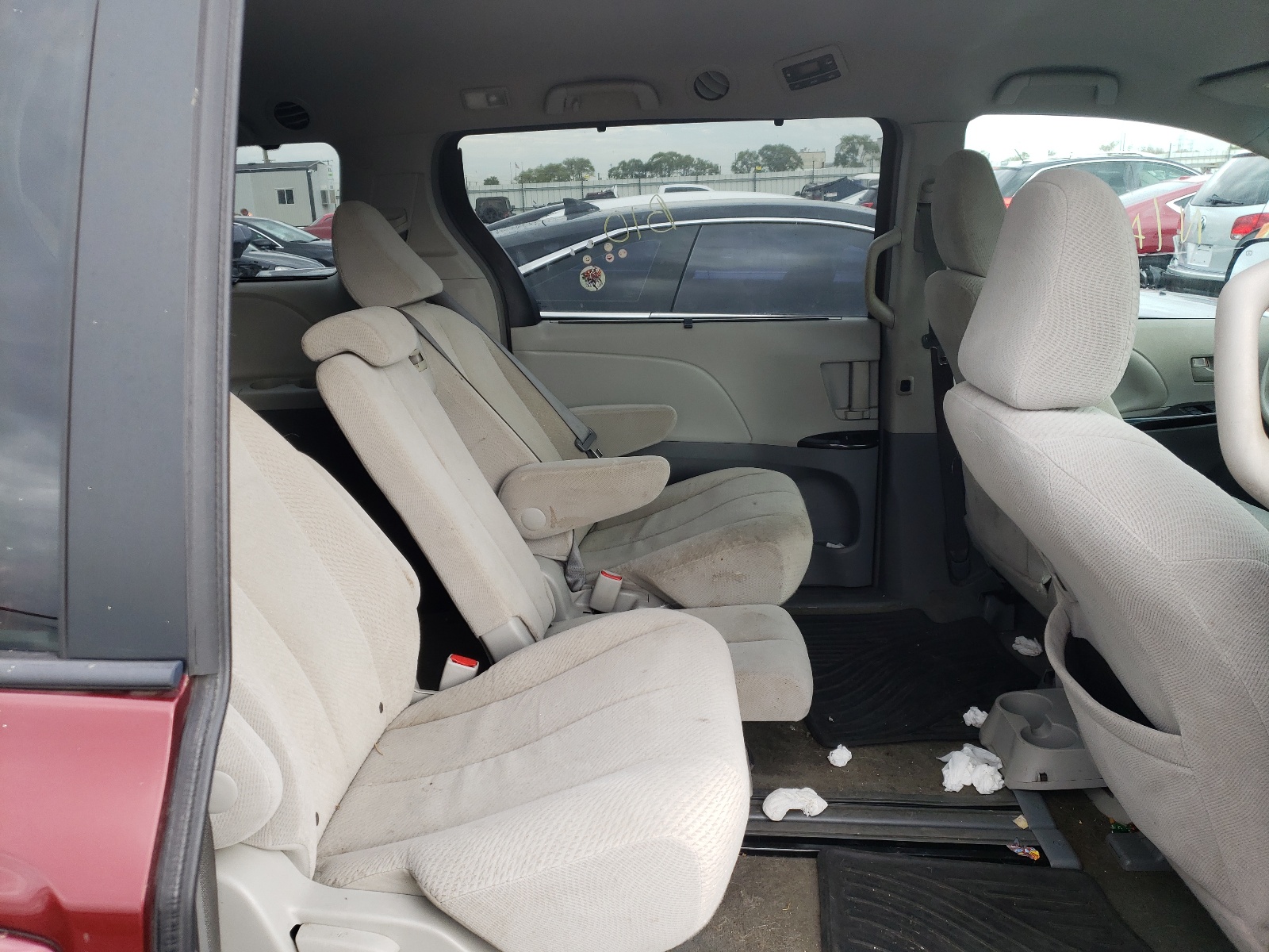 Photo 6 from auction – 2014 TOYOTA SIENNA LE with VIN 5TDKK3DC2ES406505