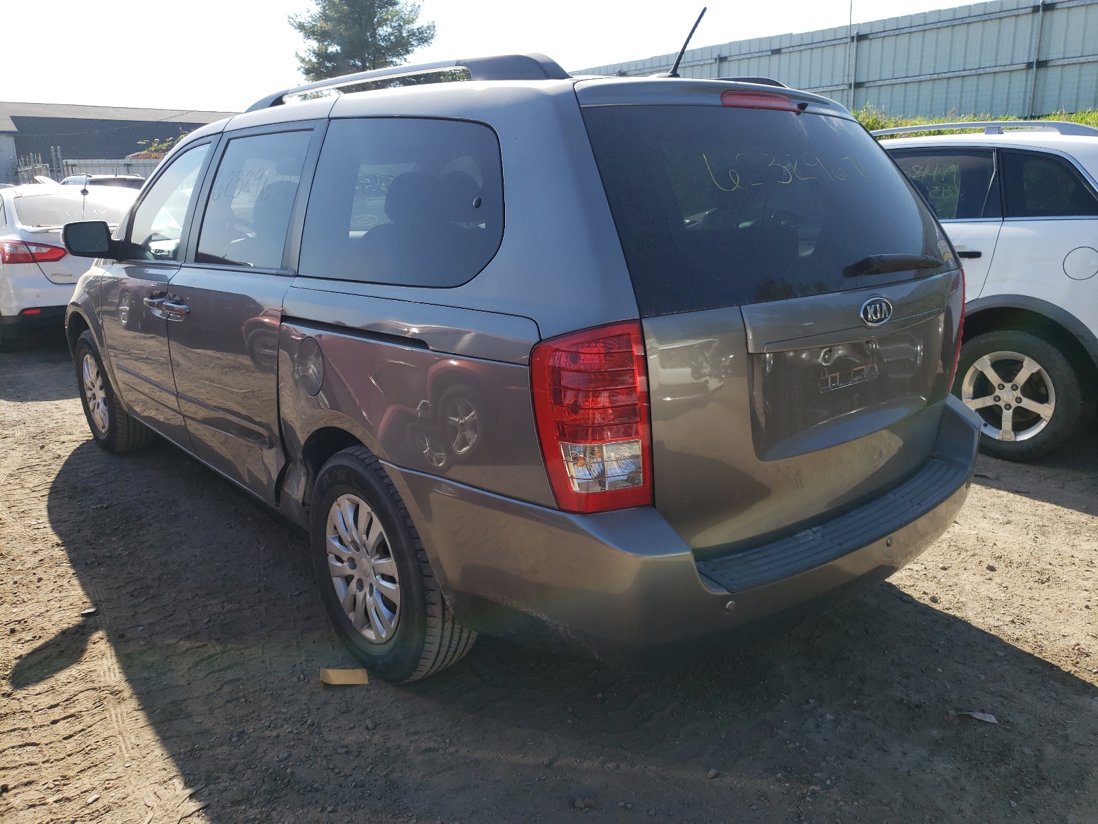 Photo 3 from auction – 2011 KIA SEDONA LX with VIN KNDMG4C79B6414567