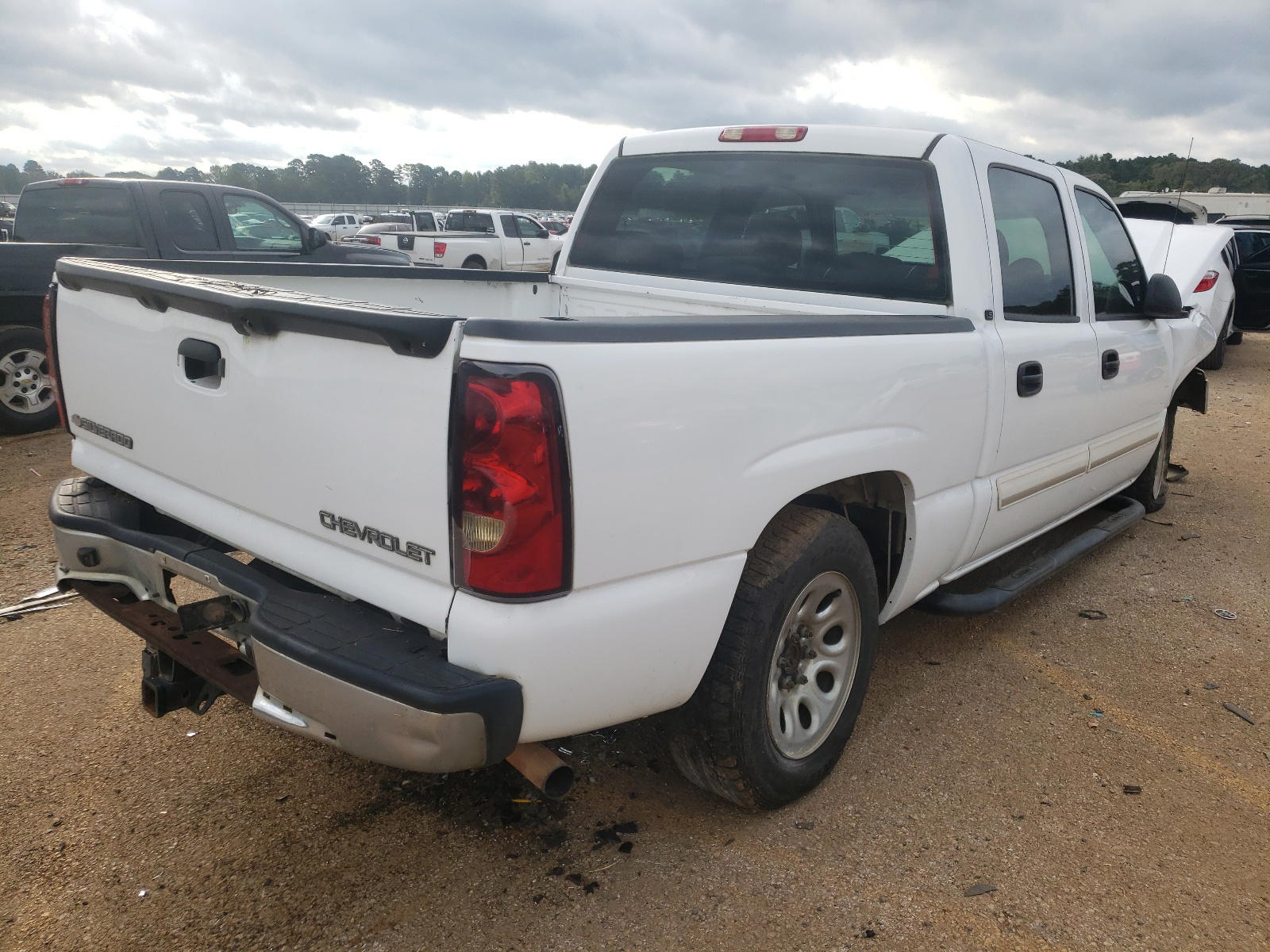 Photo 4 from auction – 2005 CHEVROLET SILVERADO with VIN 2GCEC13T551324601