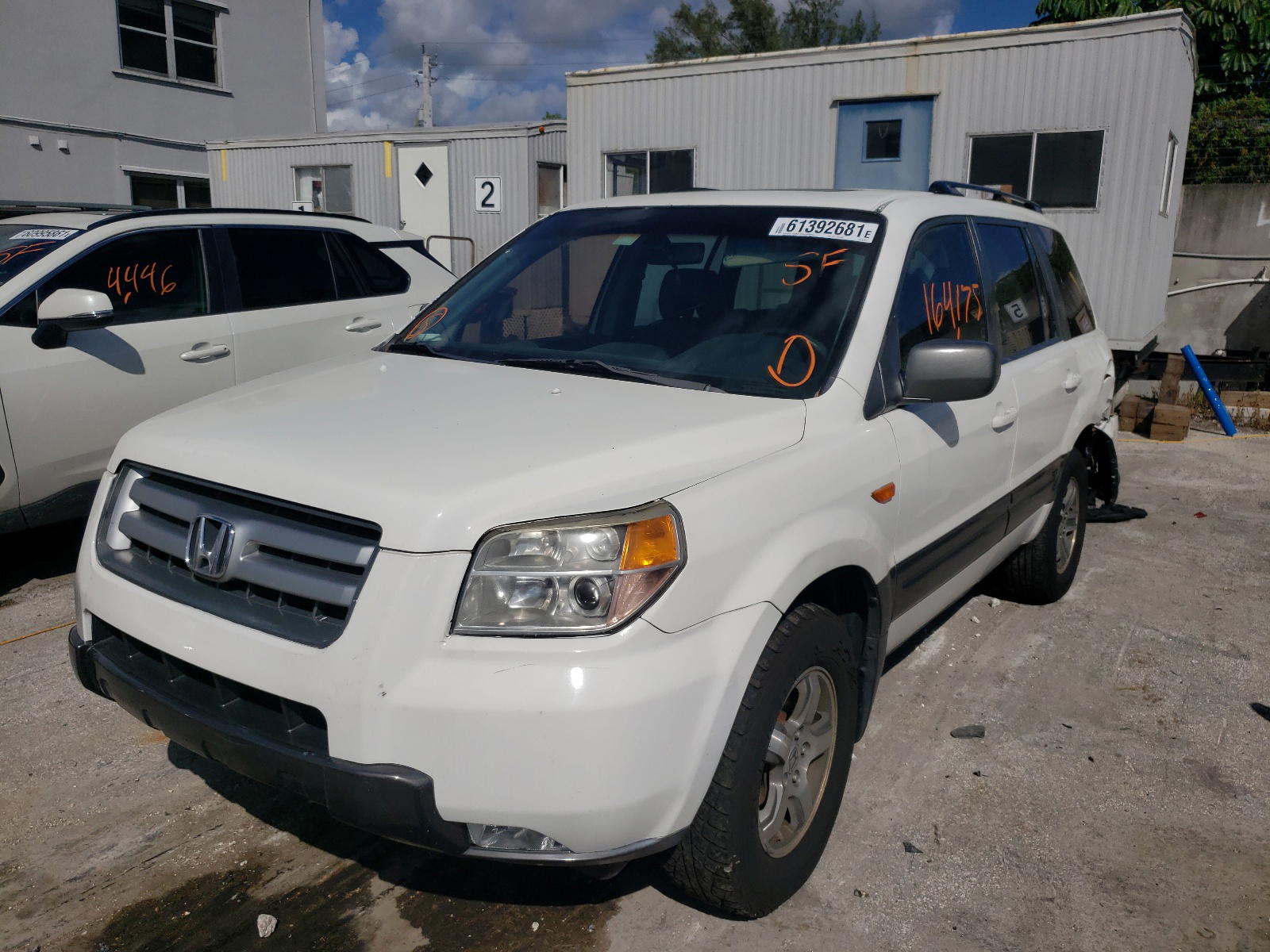 Photo 2 from auction – 2006 HONDA PILOT EX with VIN 5FNYF28596B035014