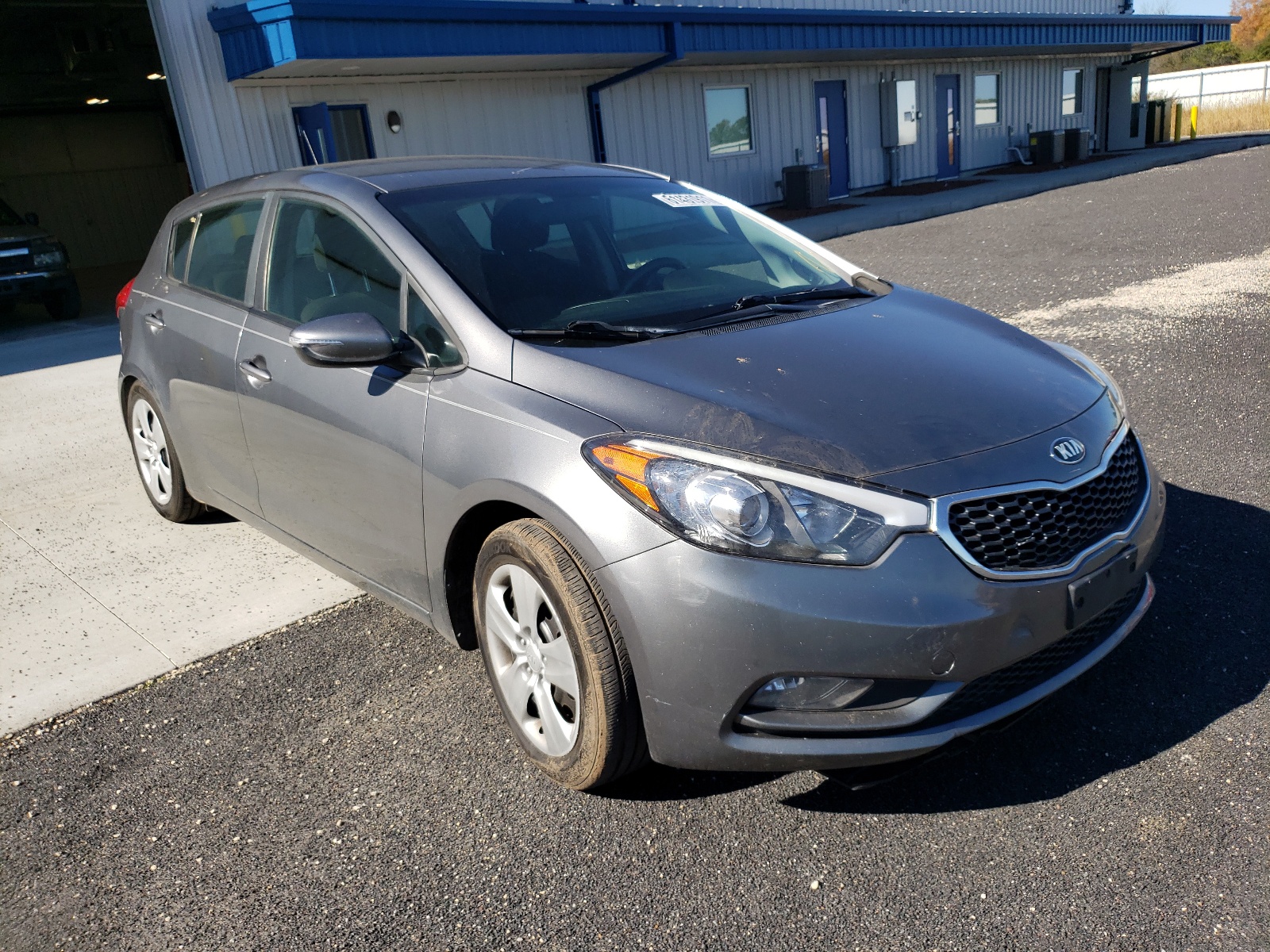 KIA FORTE LX 2016 with VIN KNAFK5A88G5586284 - Photo from auction
