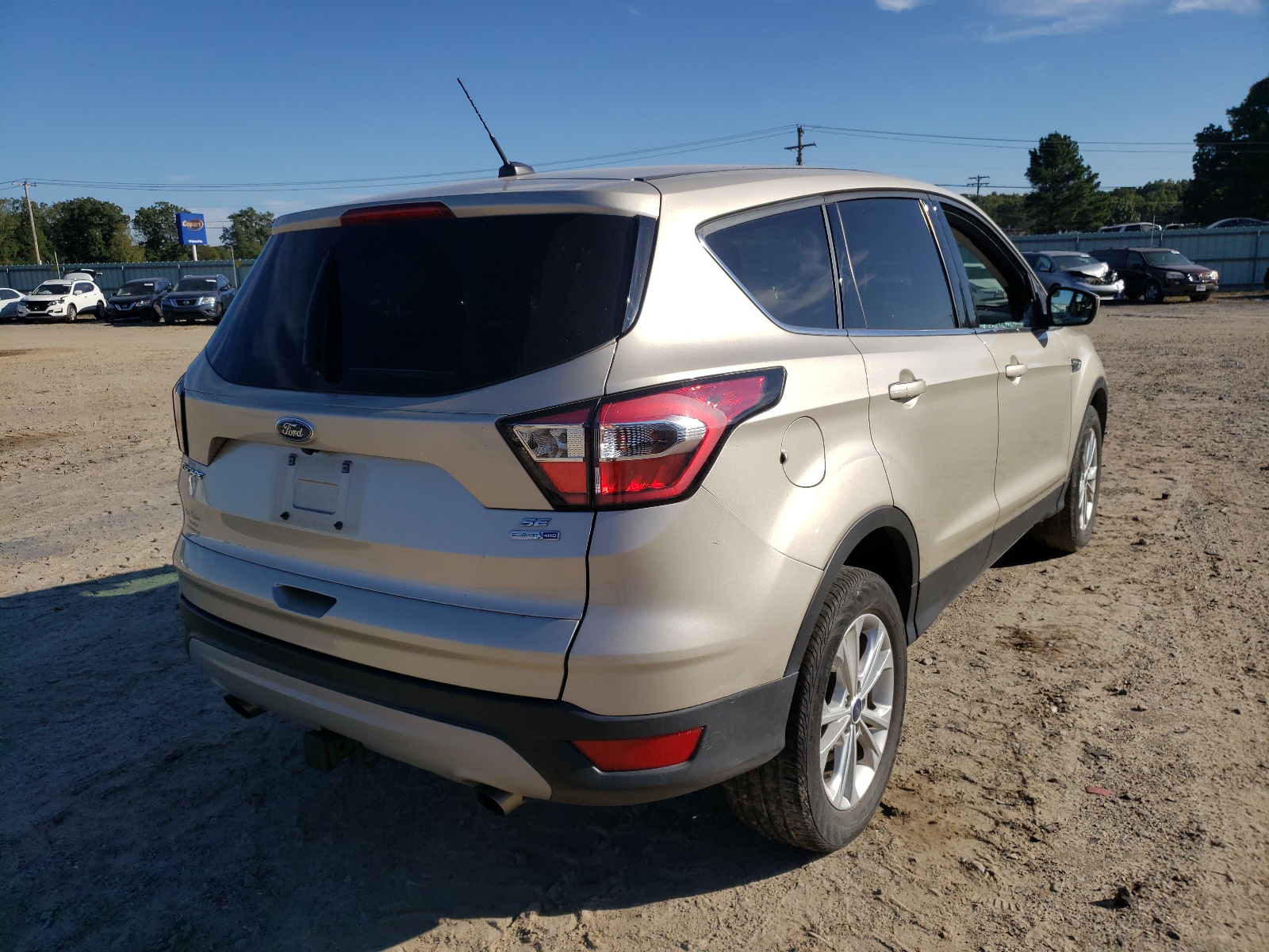Photo 4 from auction – 2017 FORD ESCAPE SE with VIN 1FMCU9G95HUB89089
