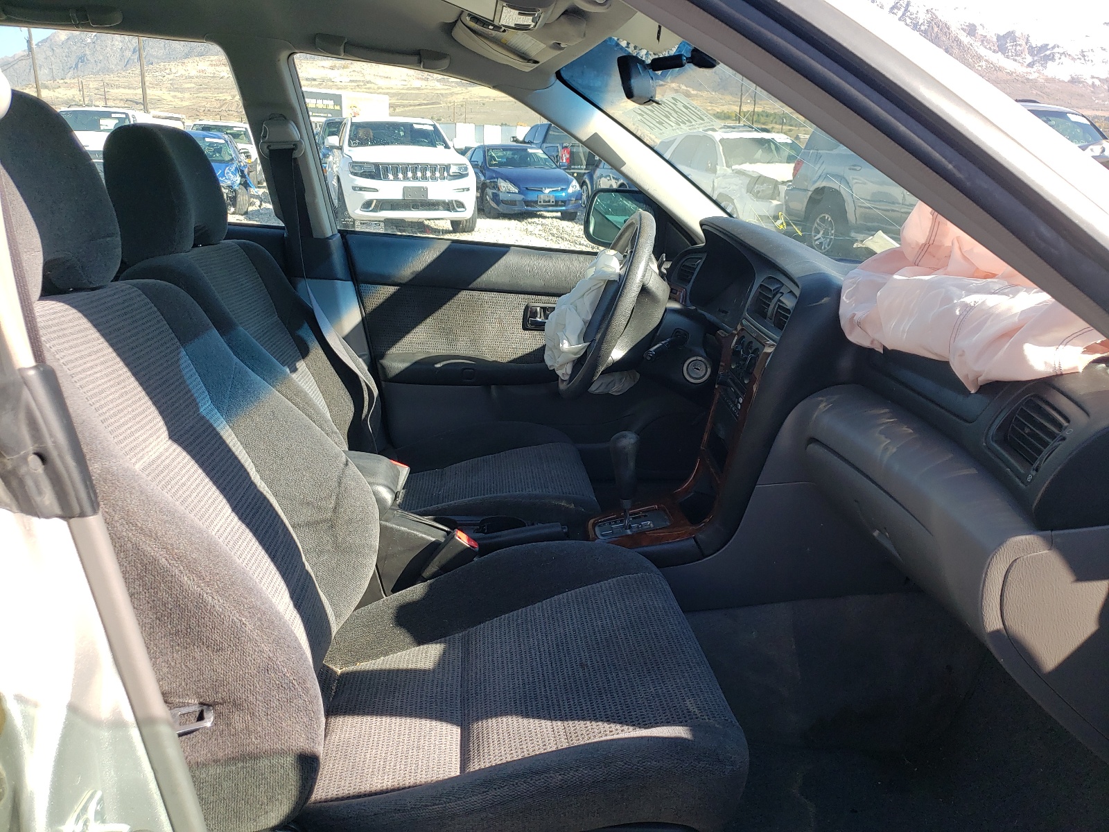 Photo 5 from auction – 2004 SUBARU LEGACY OUT with VIN 4S3BH675047624612